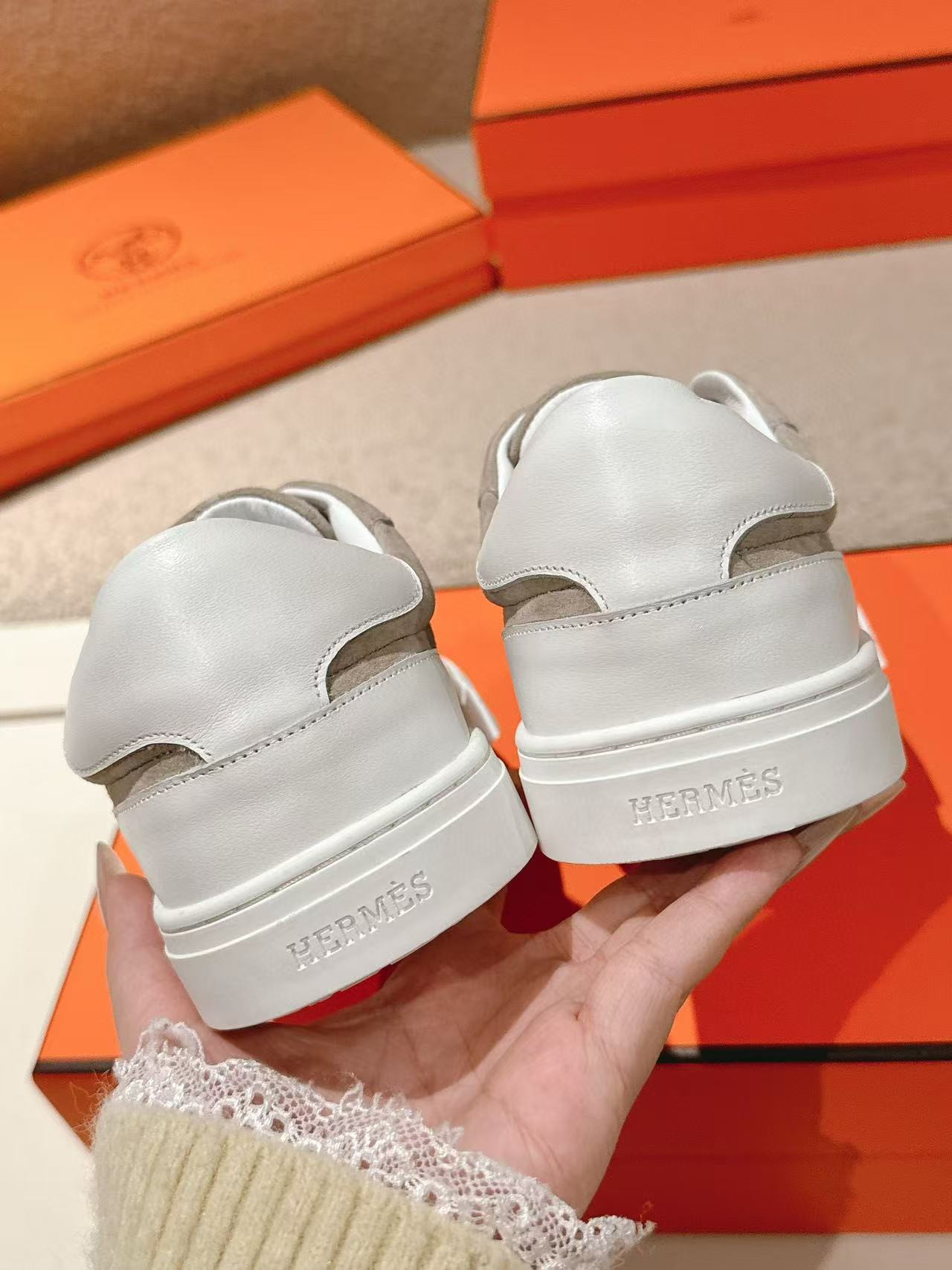 ua H**mes day sneaker