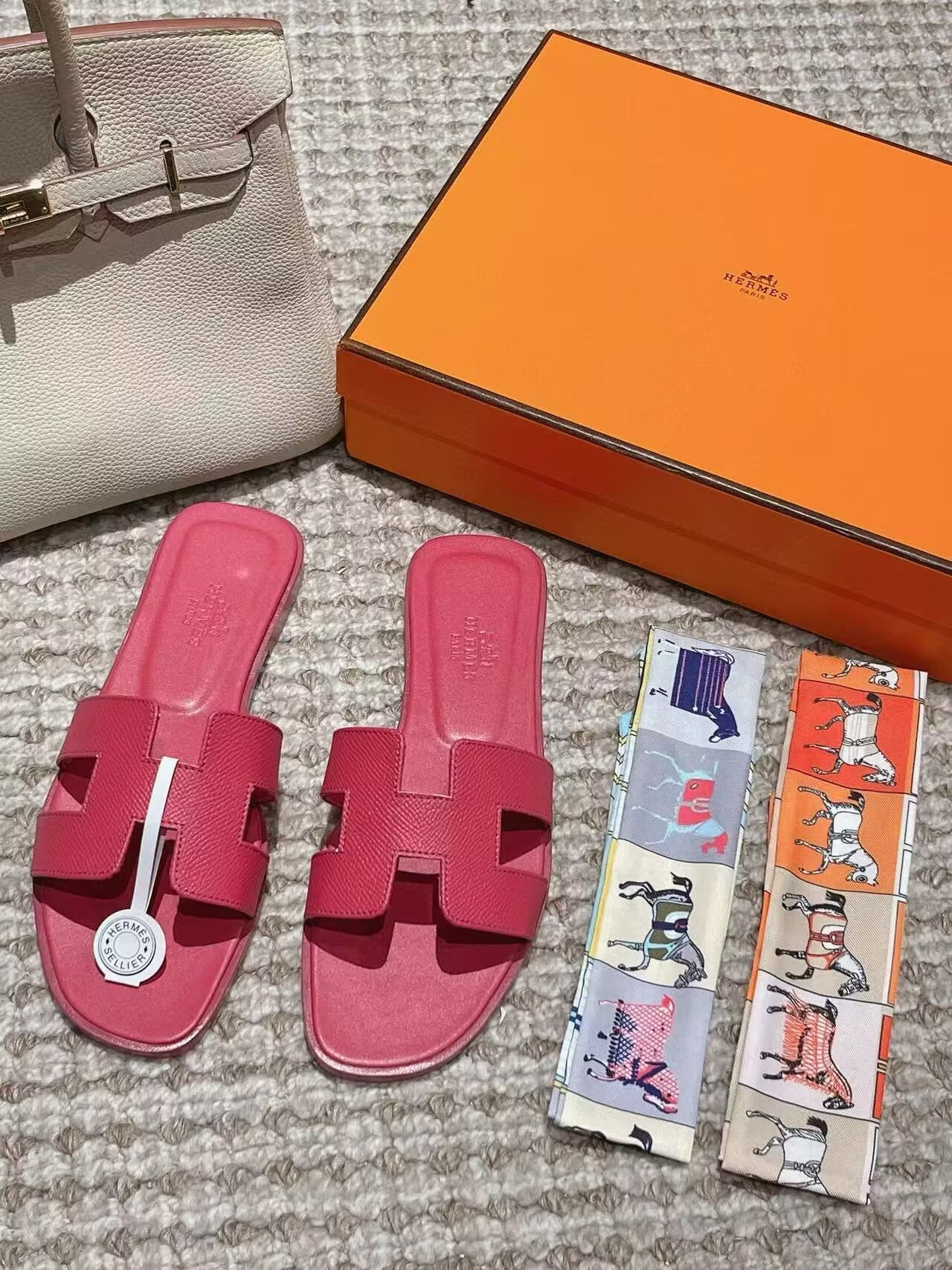 ua H**mes oran sandal