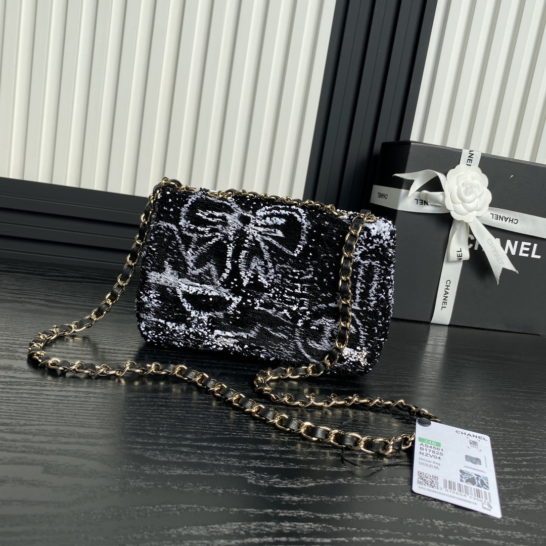 Ch*el flap bag 14 × 21 × 8 cm