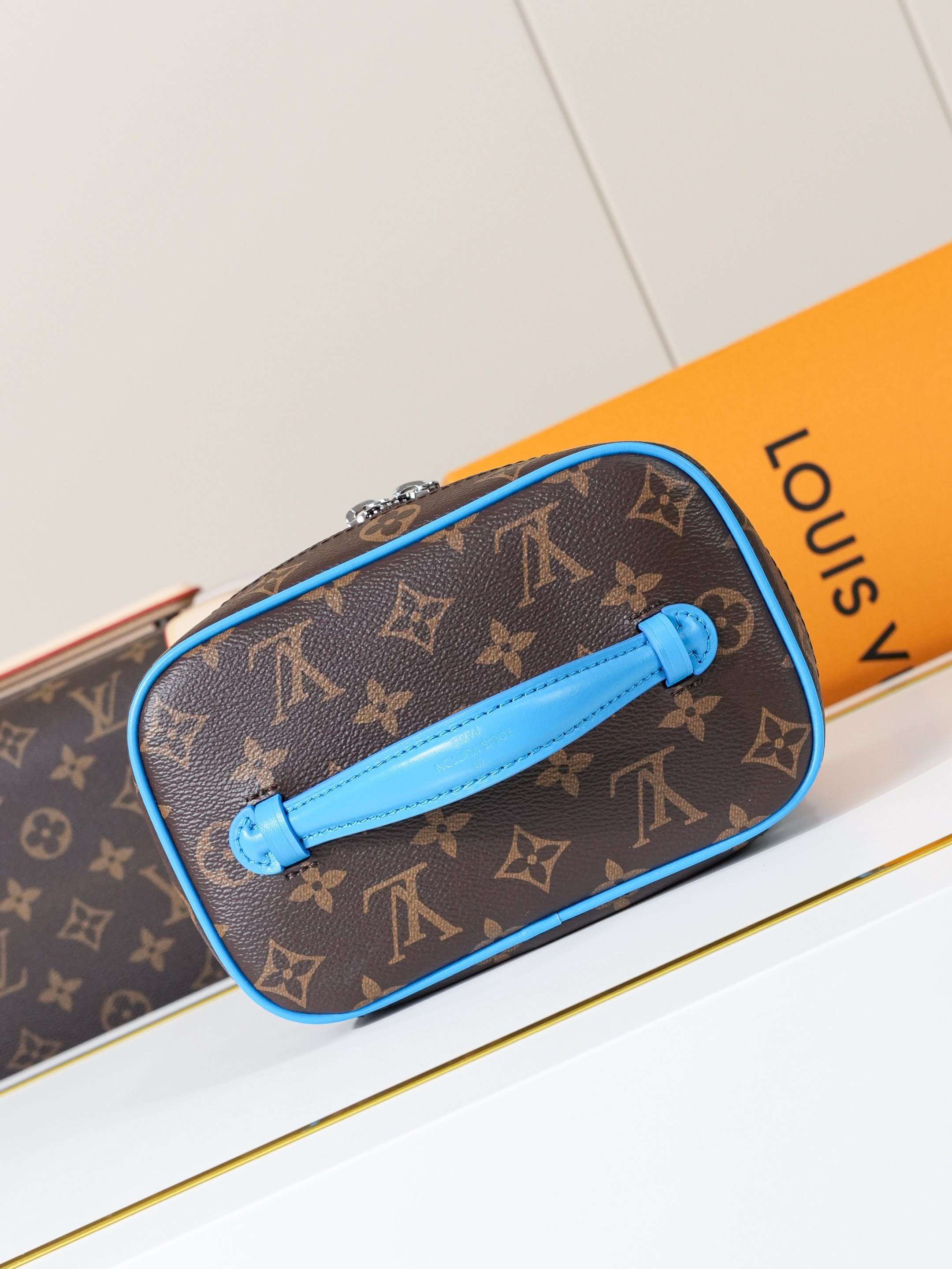 LV Nice Mini Makeup Bag M12647 13.5x12x20cm