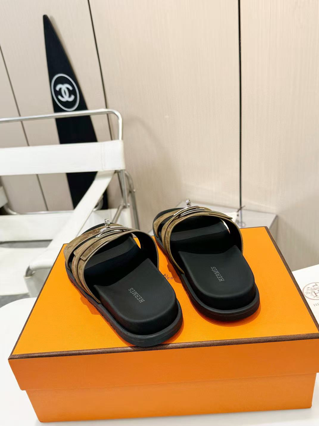 ua H**mes jackson sandal