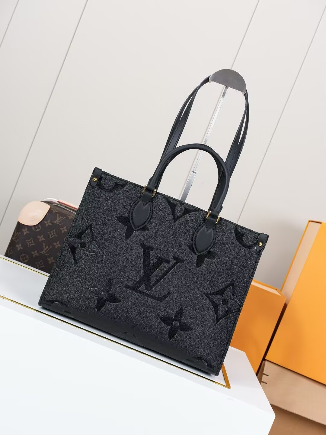 LV OnTheGo MM M45595 35 x 27 x 14 cm