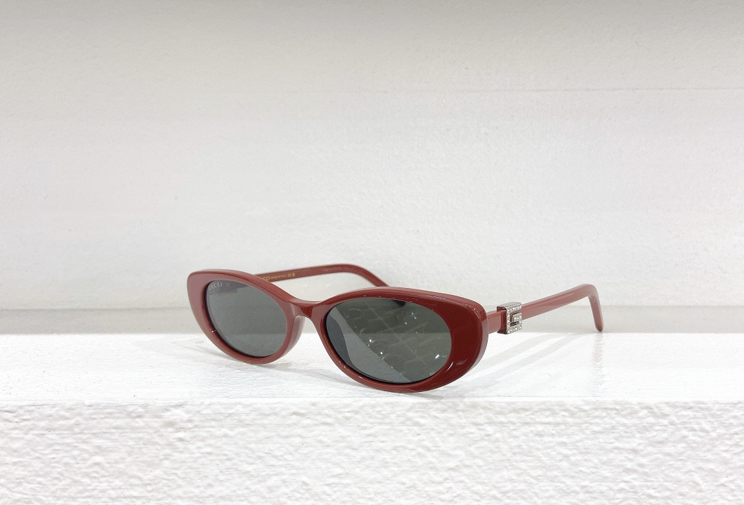G*u*i glasses gg 1680s 52-17-140