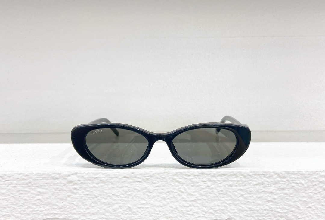 G*u*i glasses gg 1680s 52-17-140