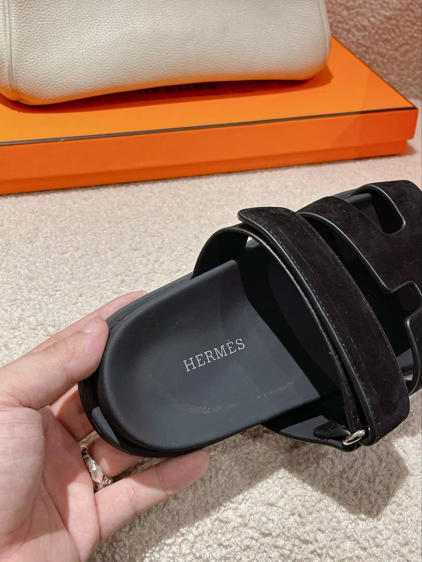 ua H**mes chypre sandal