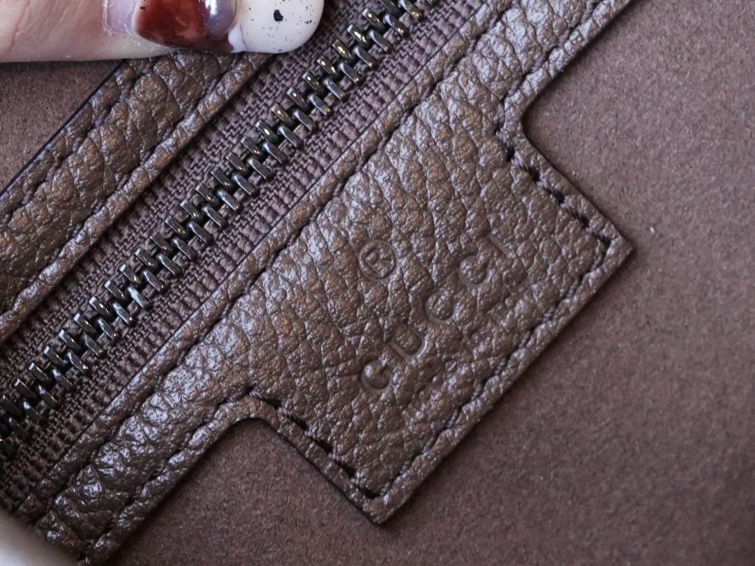 Aphrodite medium shoulder bag