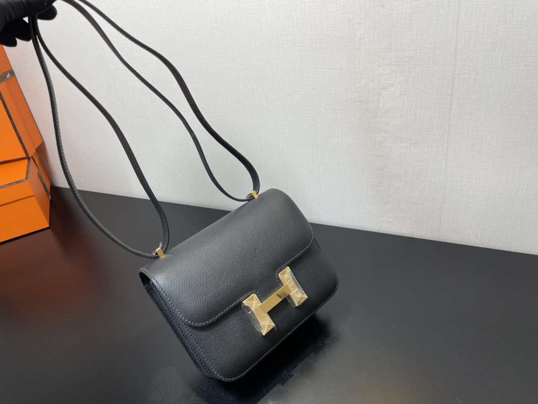 H**mes constance 19 epsom gold hardware 7.25" x 6.25" x 2.25"