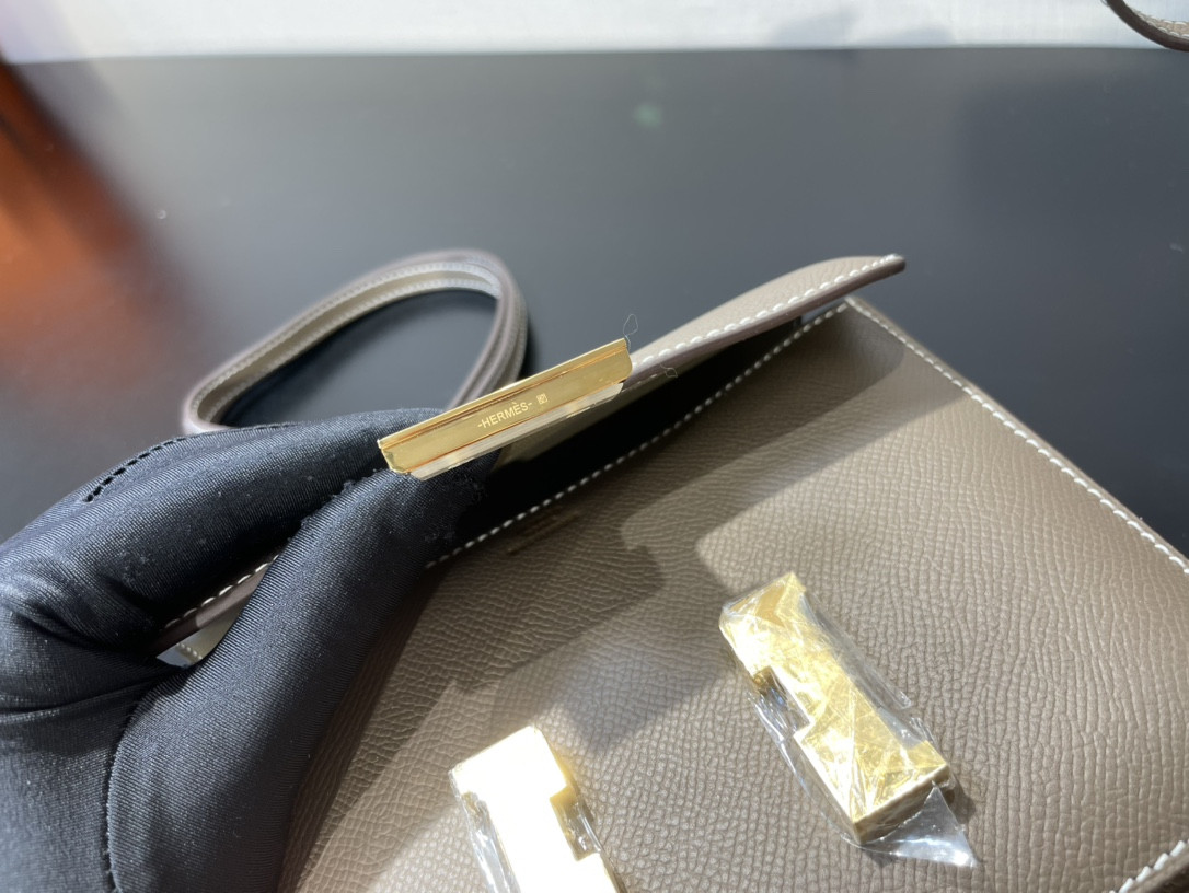 H**mes constance 24 epsom leather gold hardware 9.4"x5.9"x3"