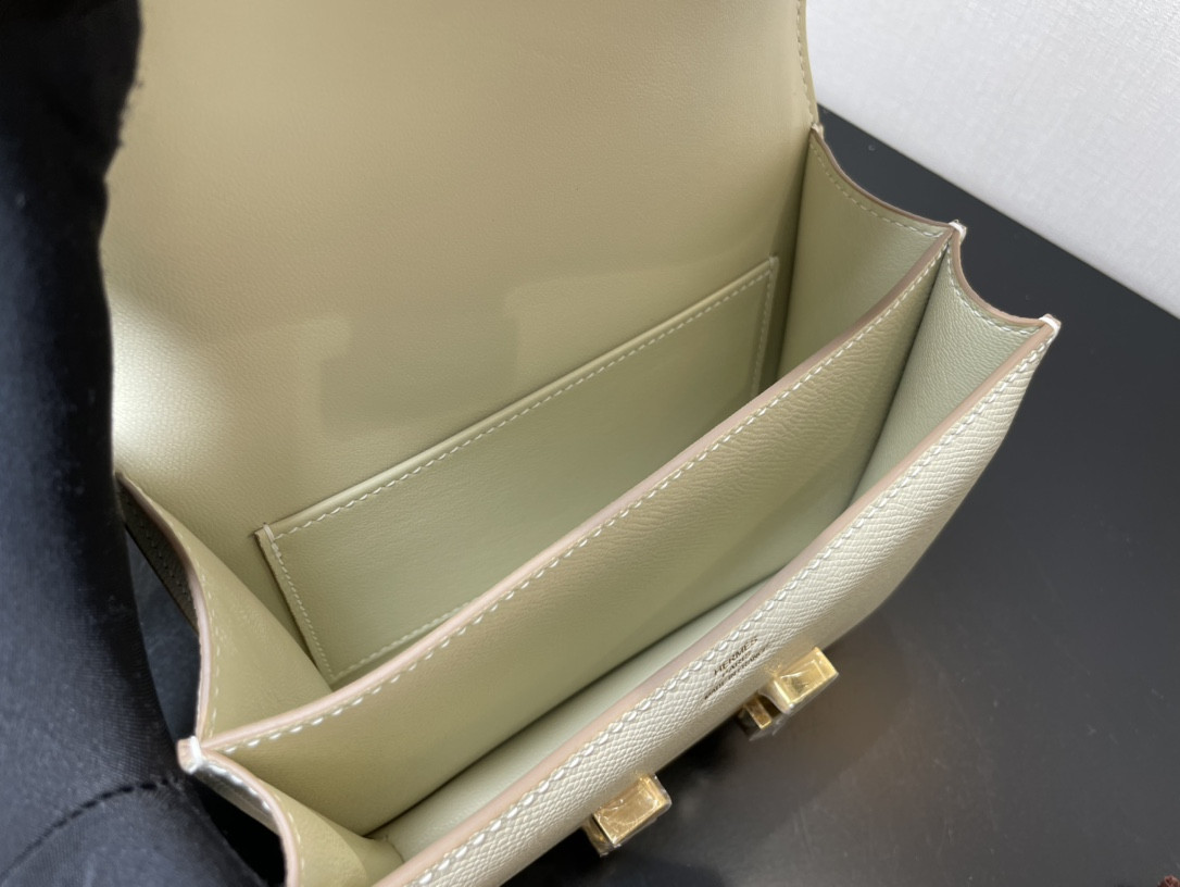 H**mes constance 19 epsom gold hardware 7.25" x 6.25" x 2.25"