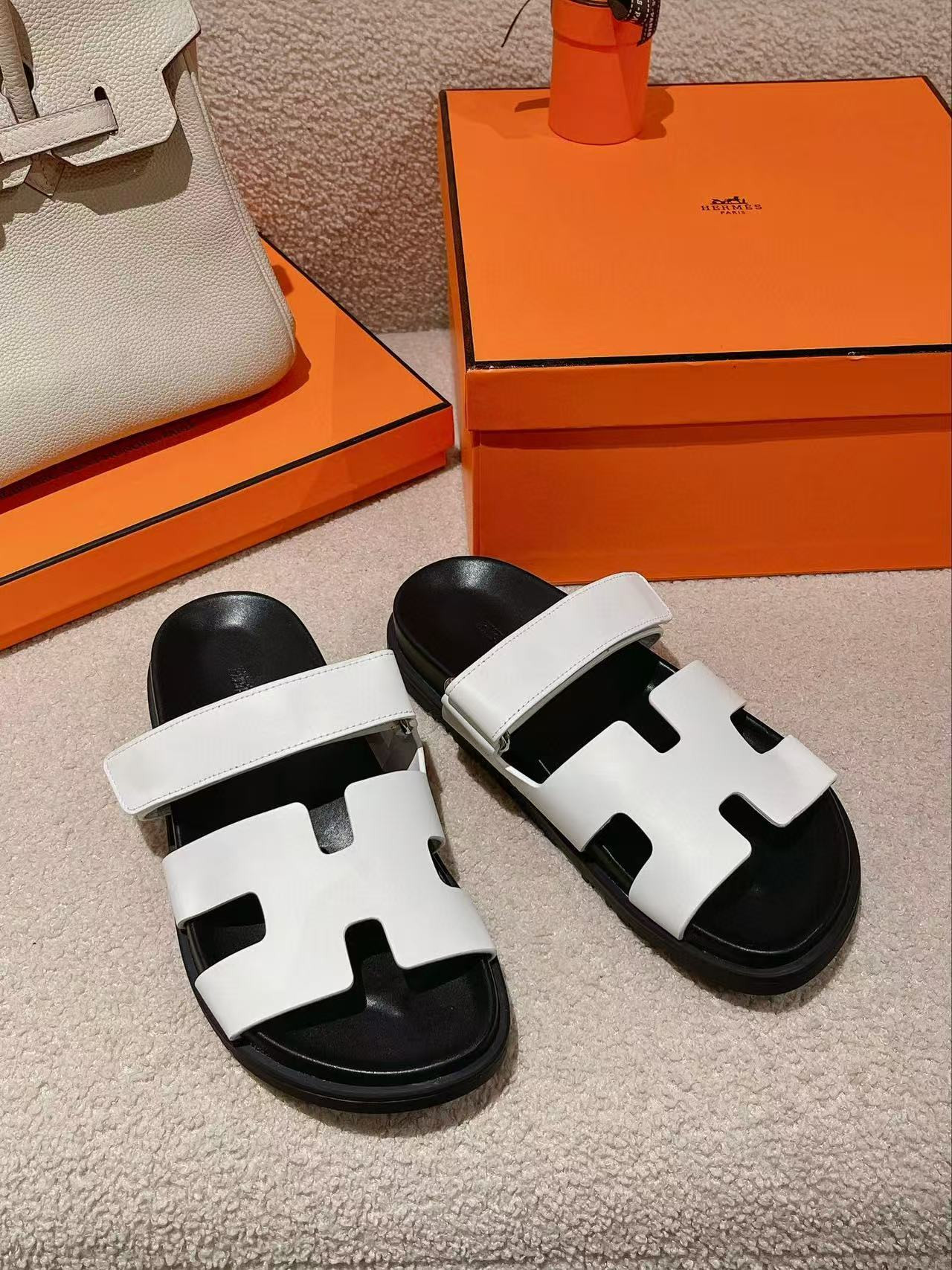 ua H**mes chypre sandal