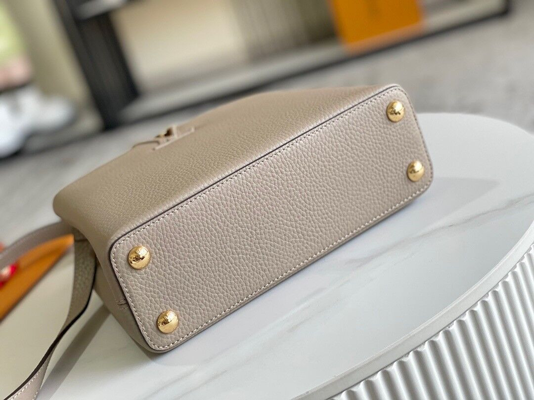 LV Capucines BB M94634 27x18x9cm
