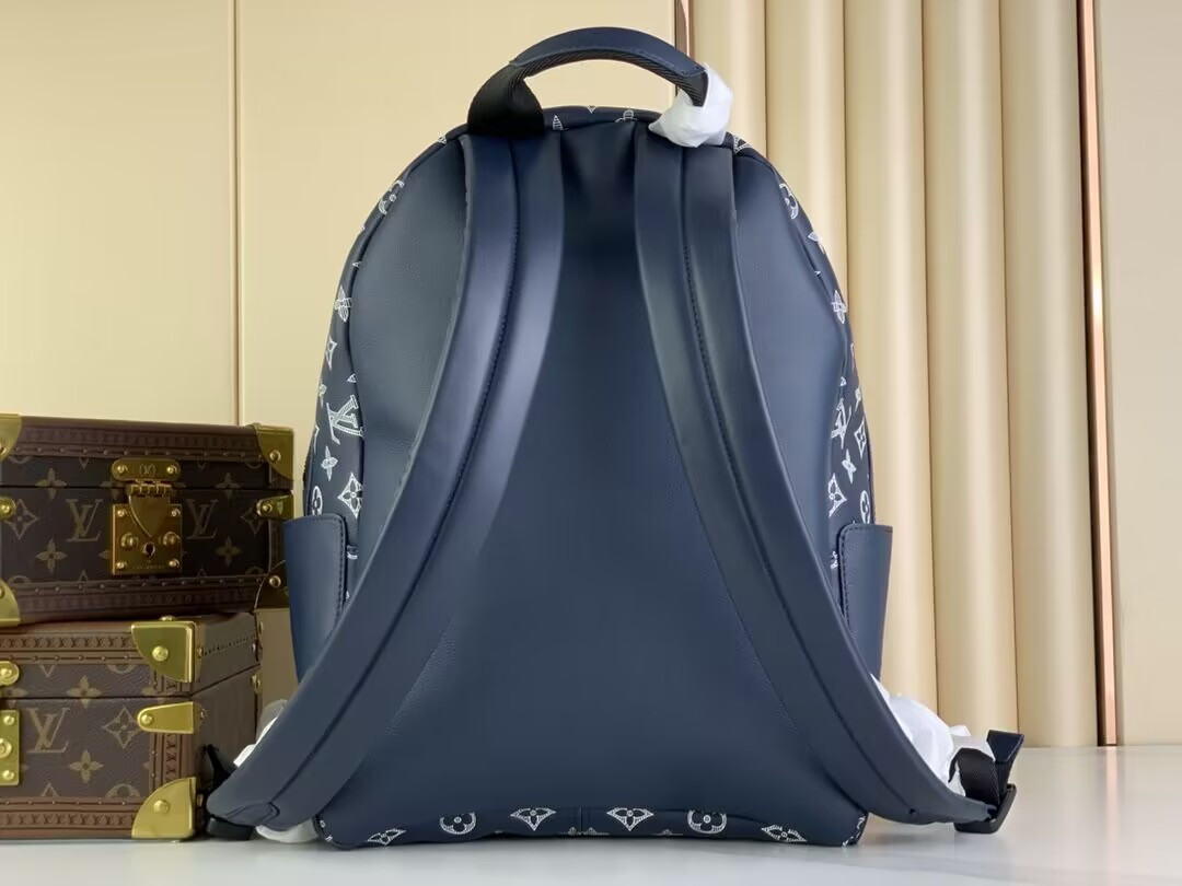 LV M24760 Discovery Backpack