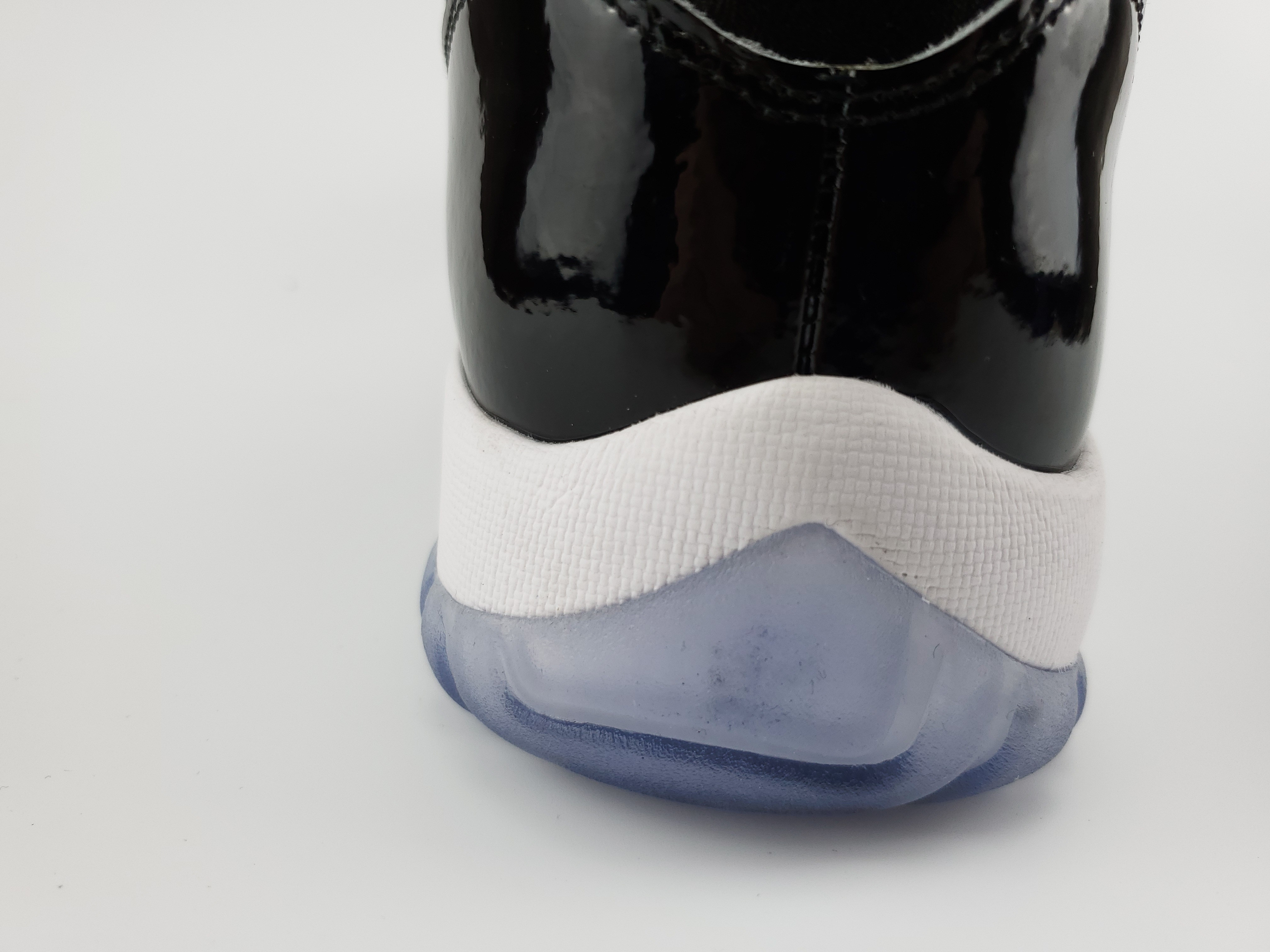 Jordan 11 Retro Space Jam (2016)
