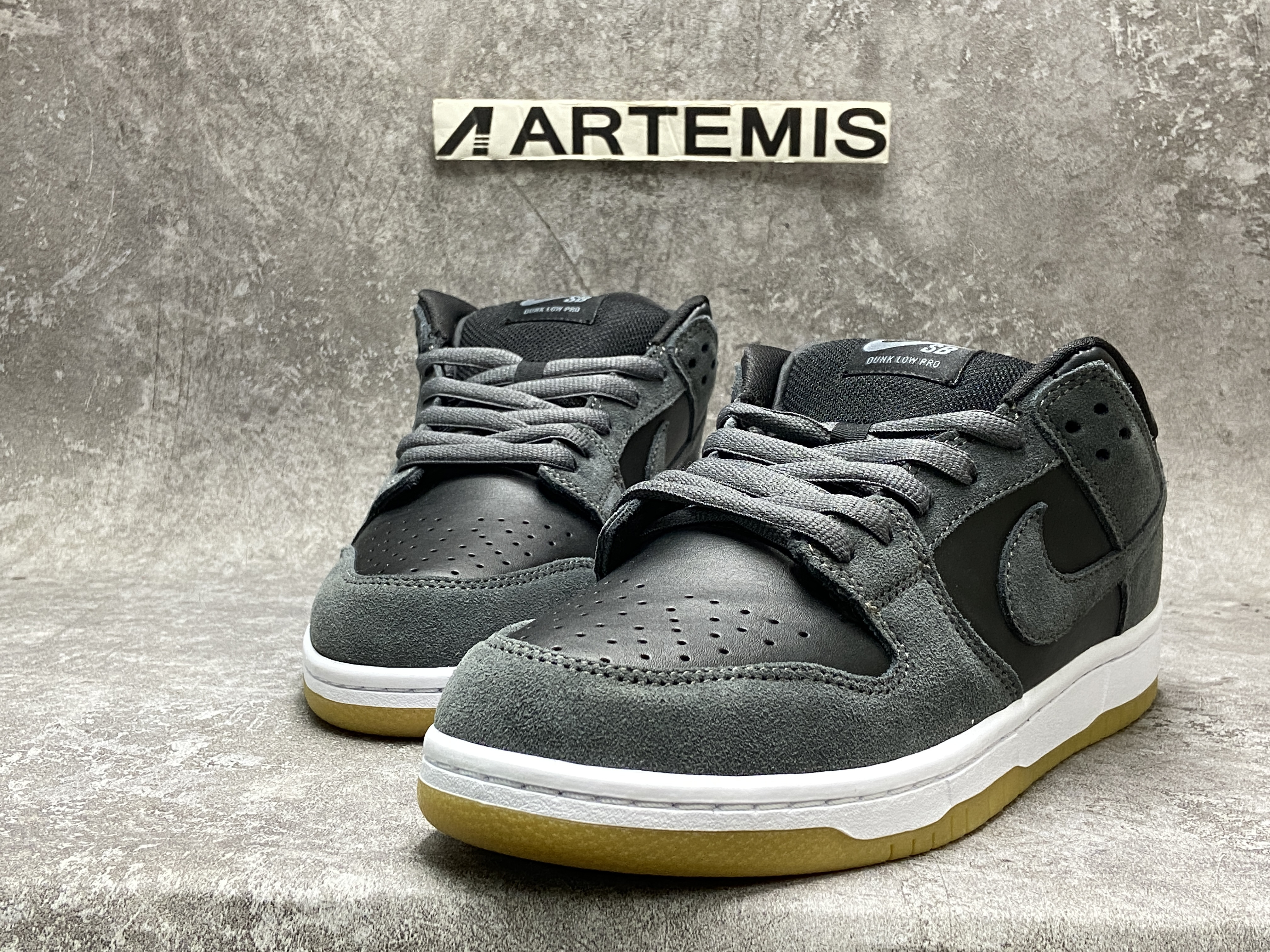Nike SB Dunk Low Dark Grey Black Gum