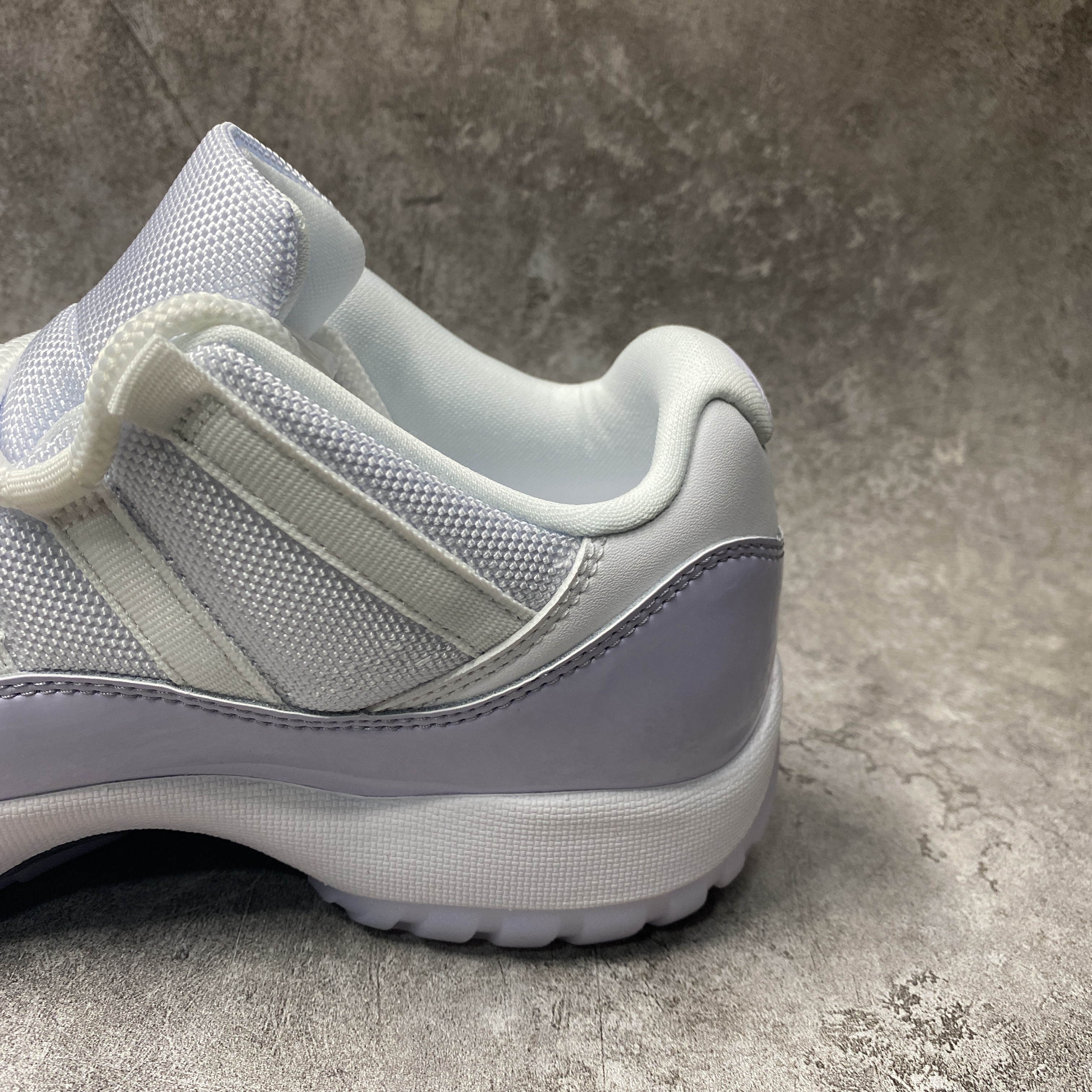 Air Jordan 11 Low Pure Violet