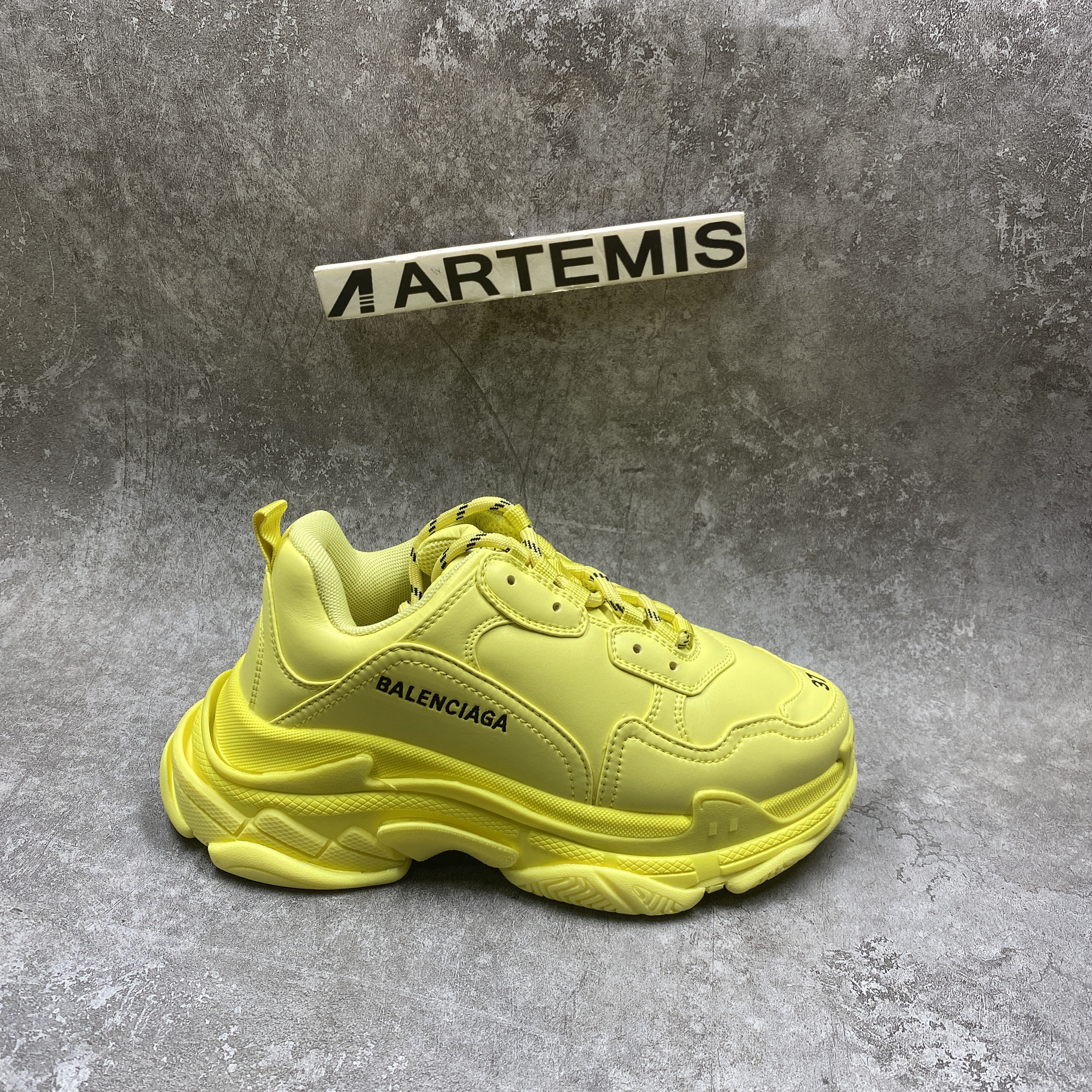 Balenciga Triple S Light Yellow
