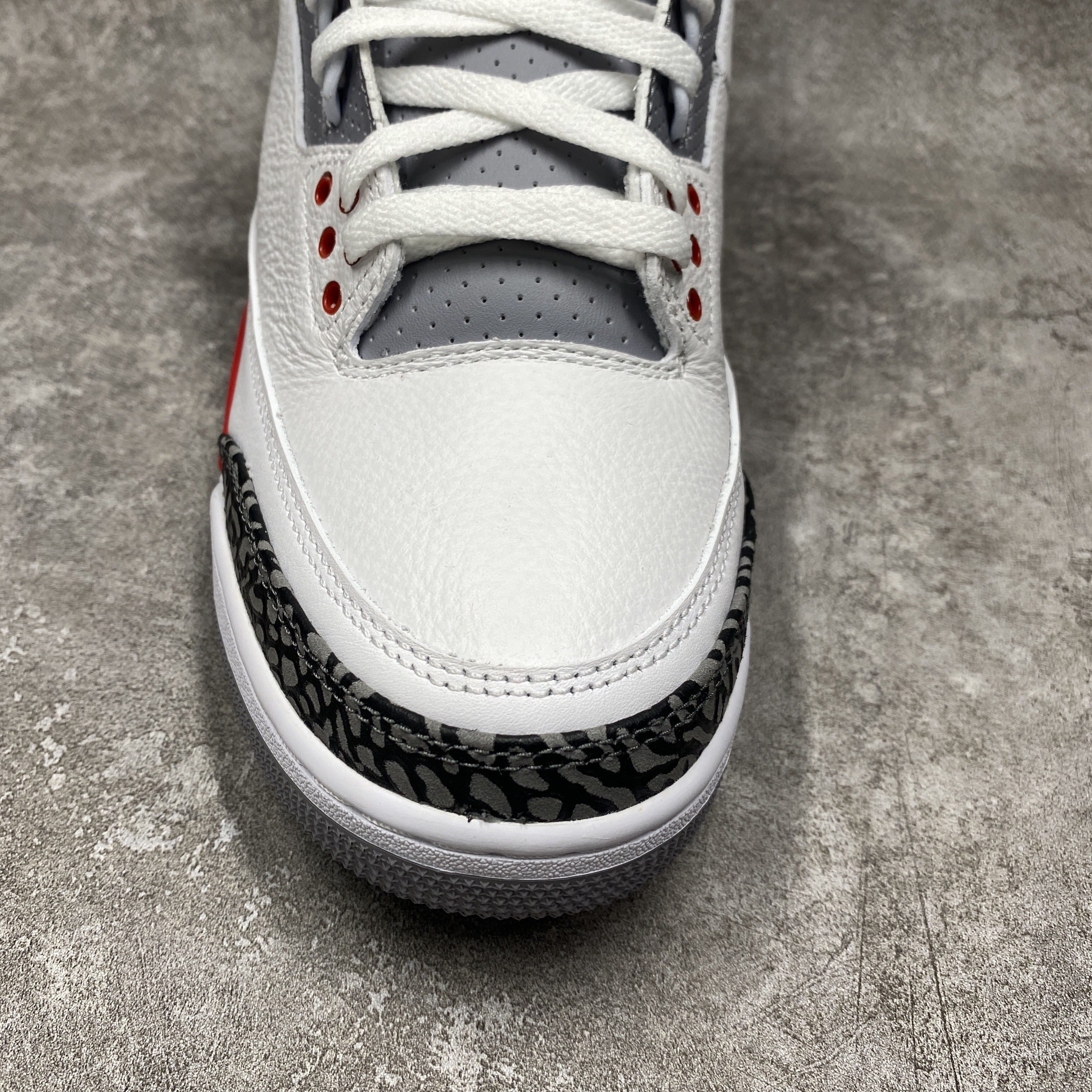 Air Jordan 3 OG “Fire Red” 2022