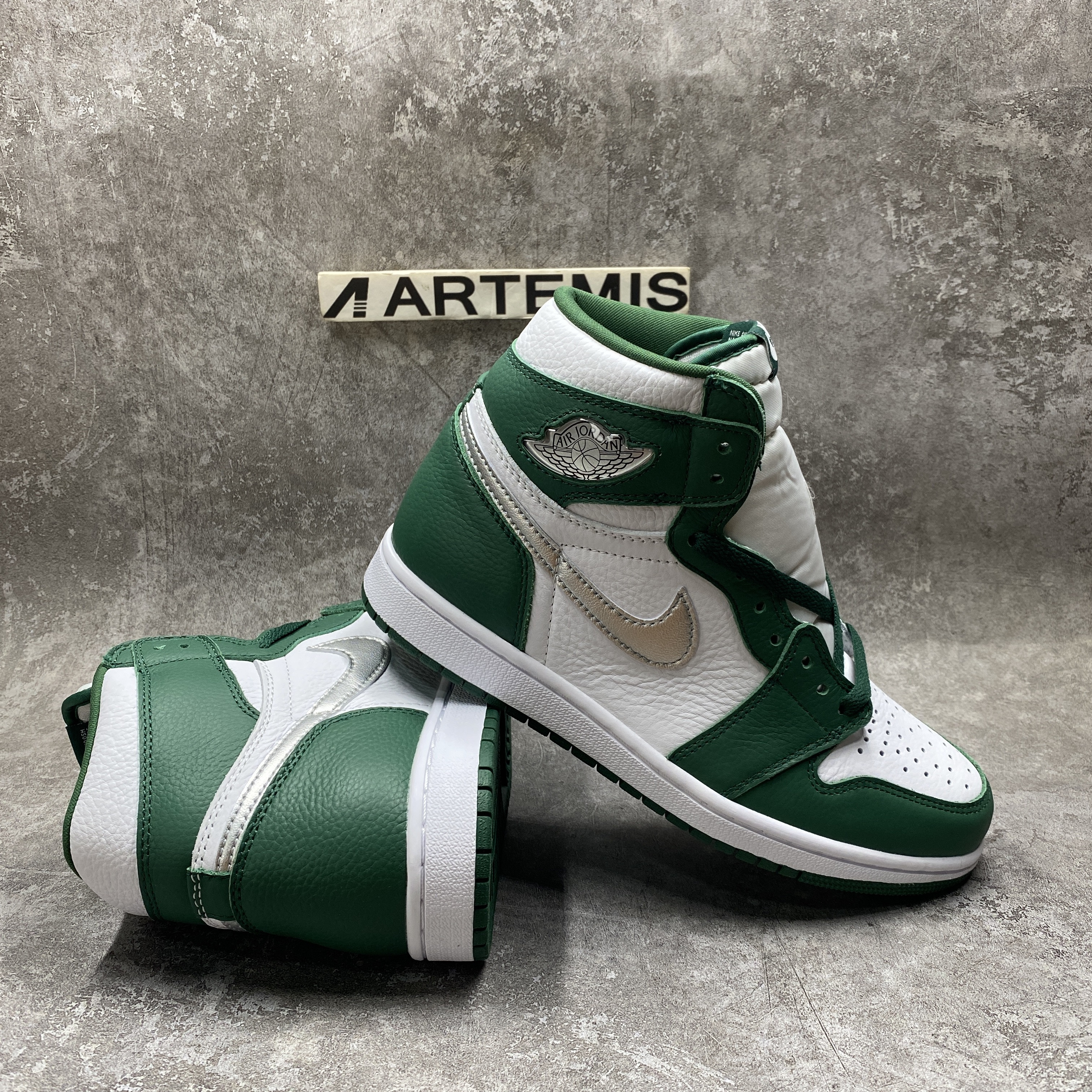 Air Jordan 1 High OG Gorge Green