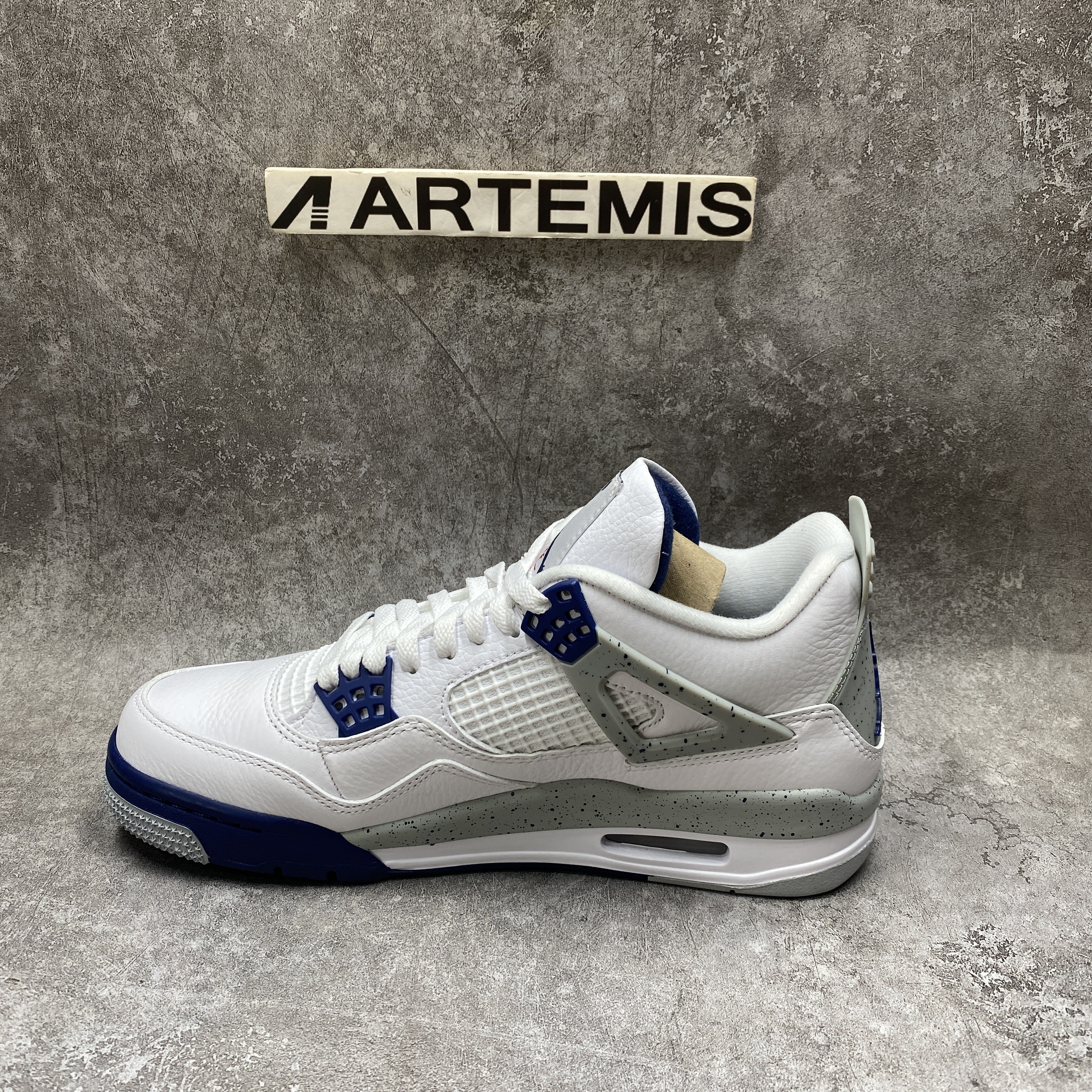 Air Jordan 4 Retro