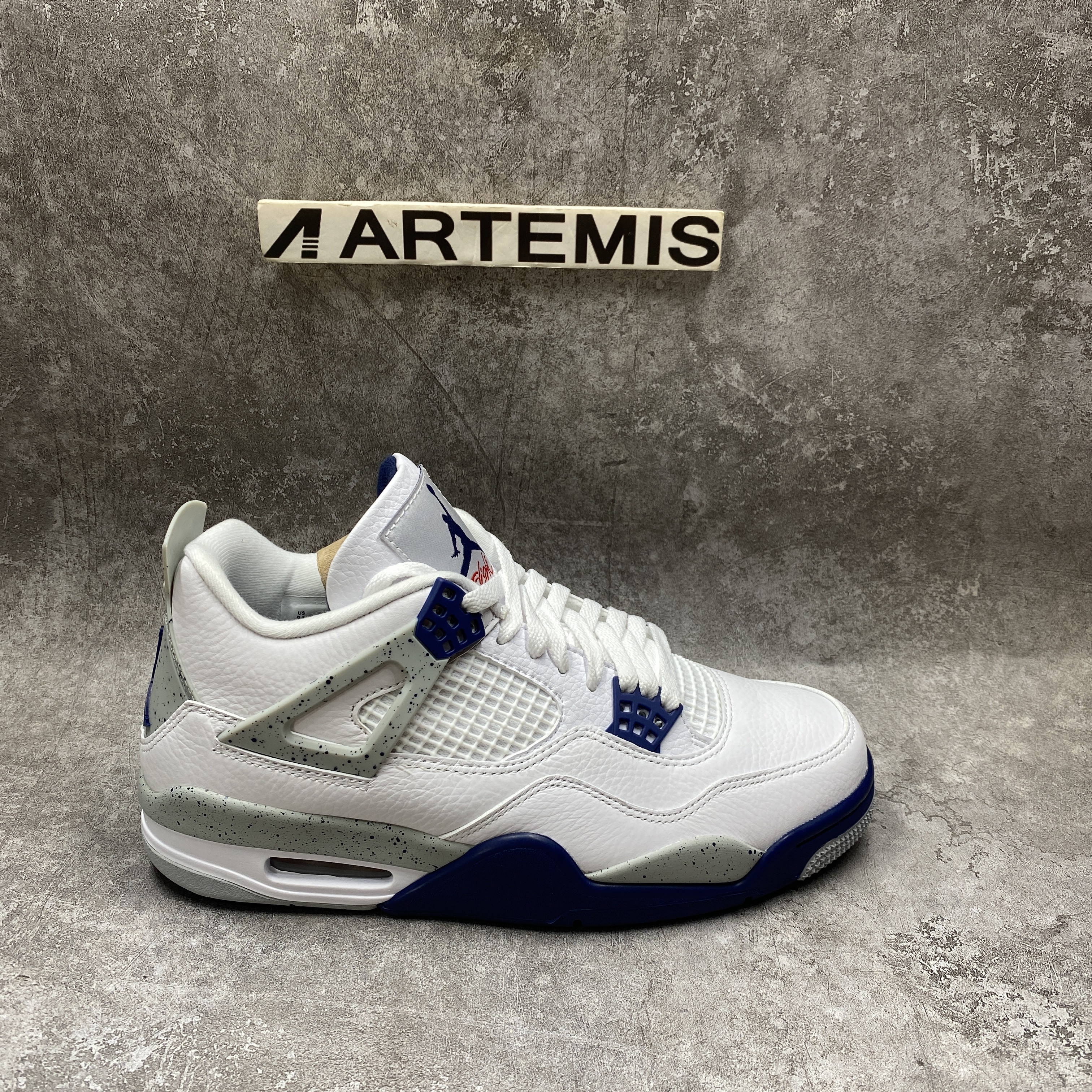 Air Jordan 4 Retro