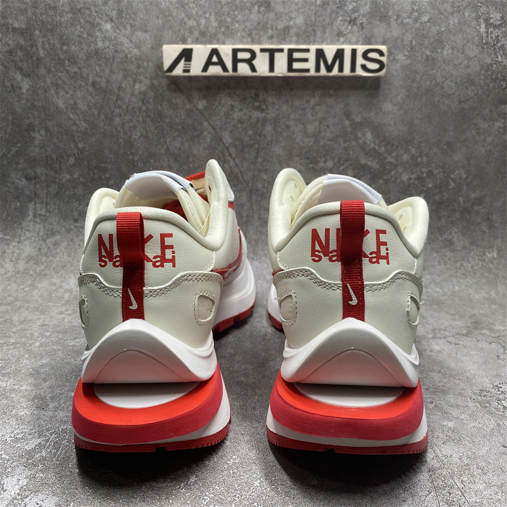 NIKE VAPORWAFFLE SACAI SAIL