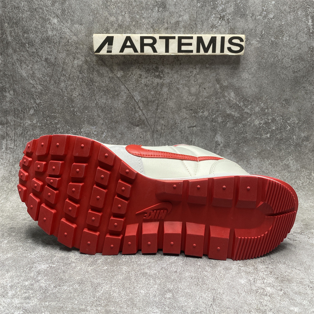 NIKE VAPORWAFFLE SACAI SAIL