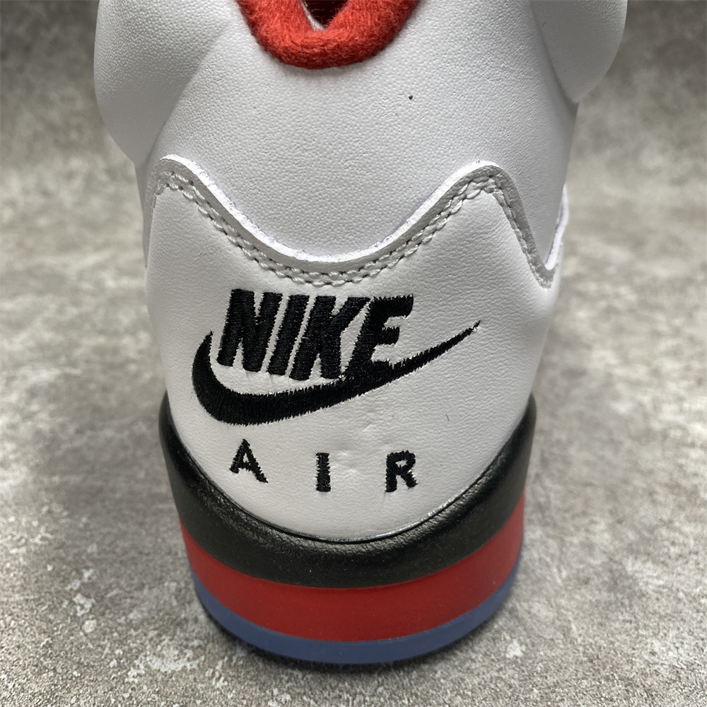 AIR JORDAN 5 RETRO