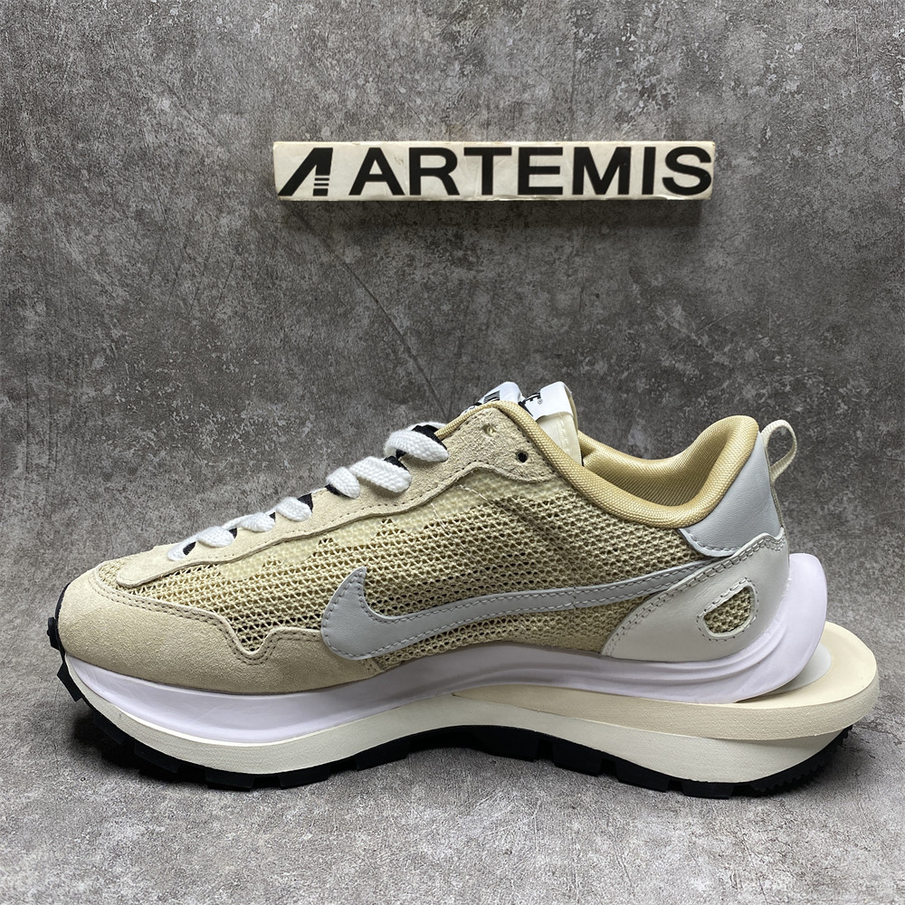 NIKE VAPORWAFFLE SACAI