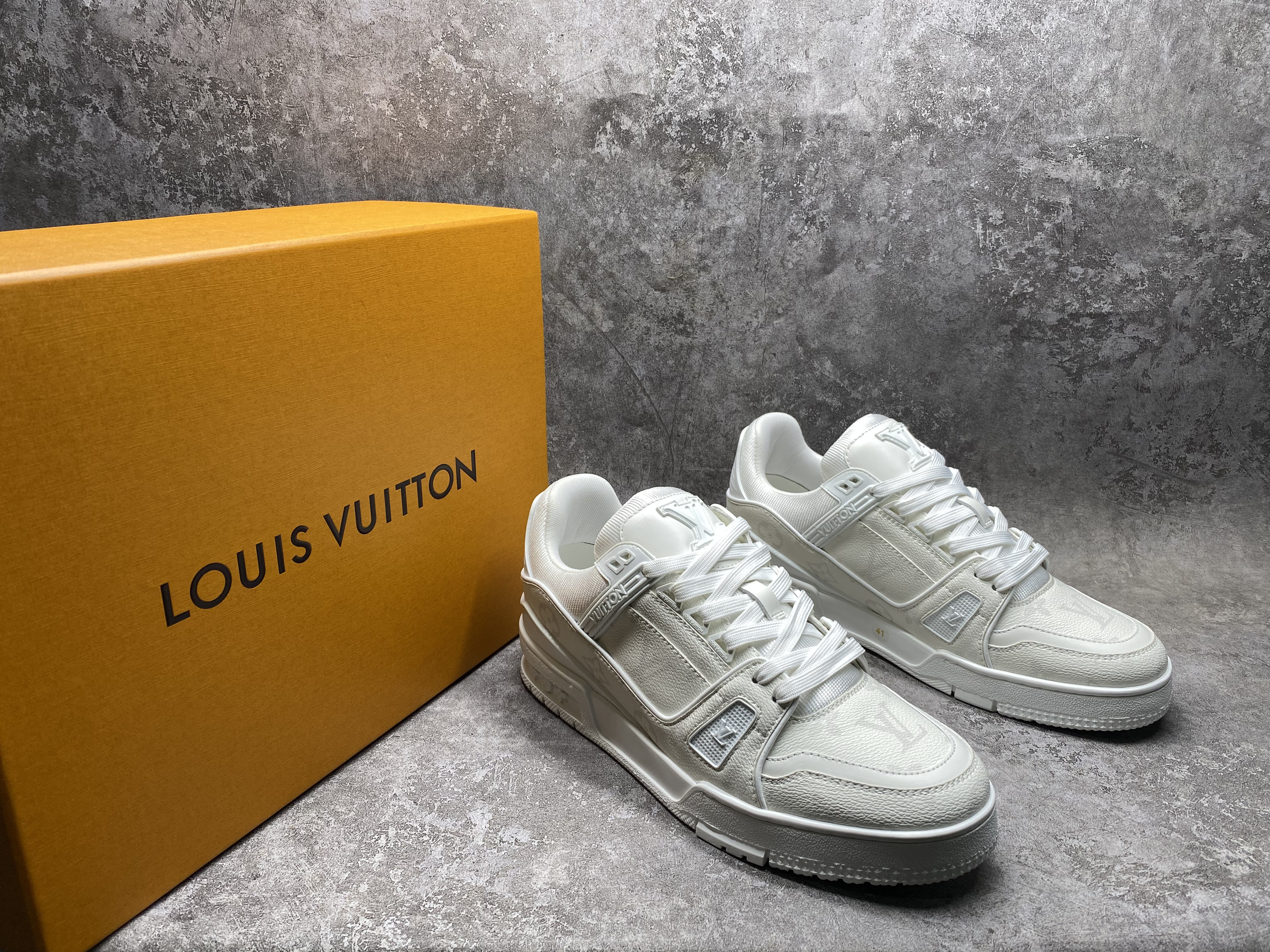 UA LV Trainer Sneaker