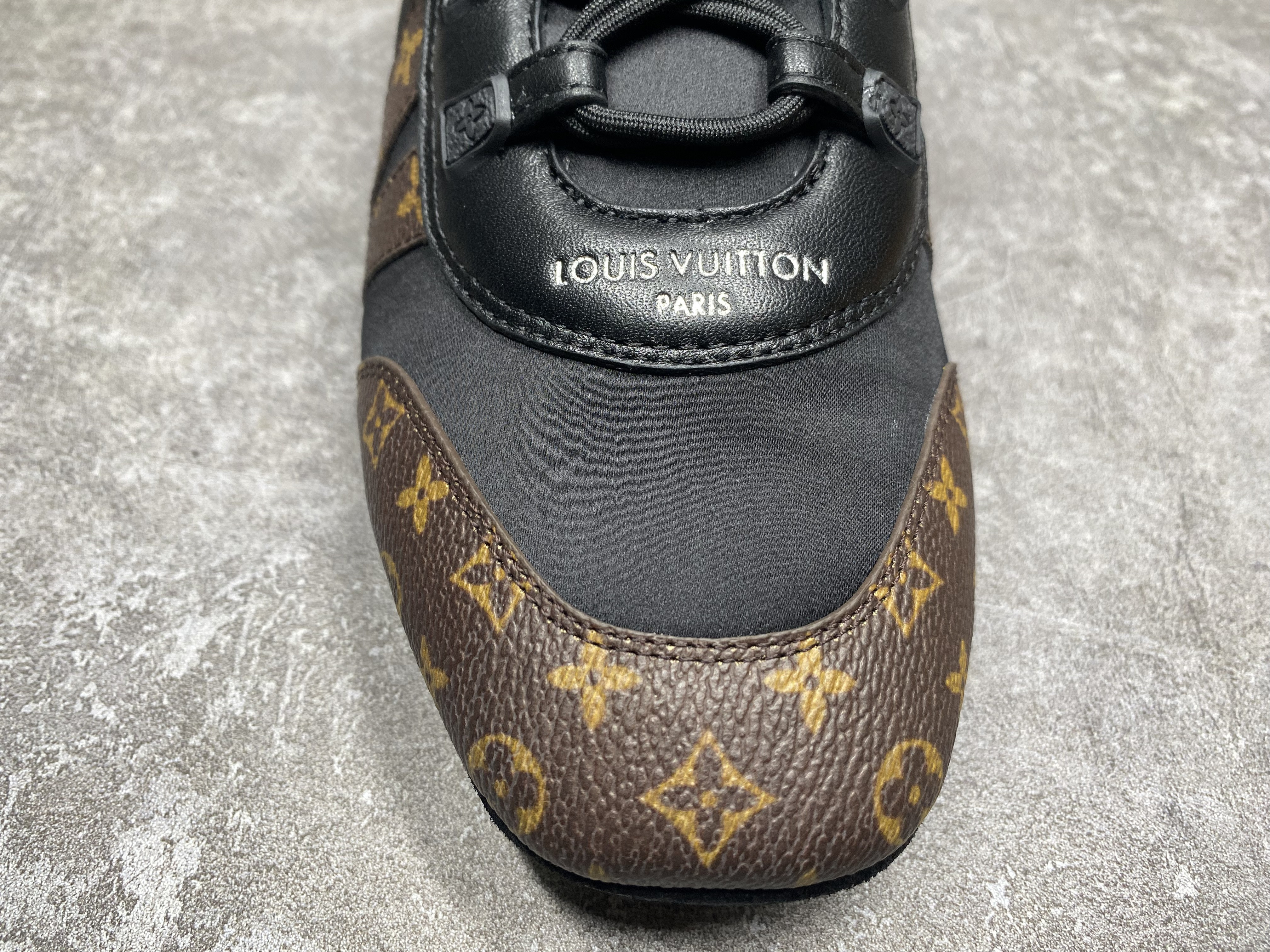 UA LV Sneaker