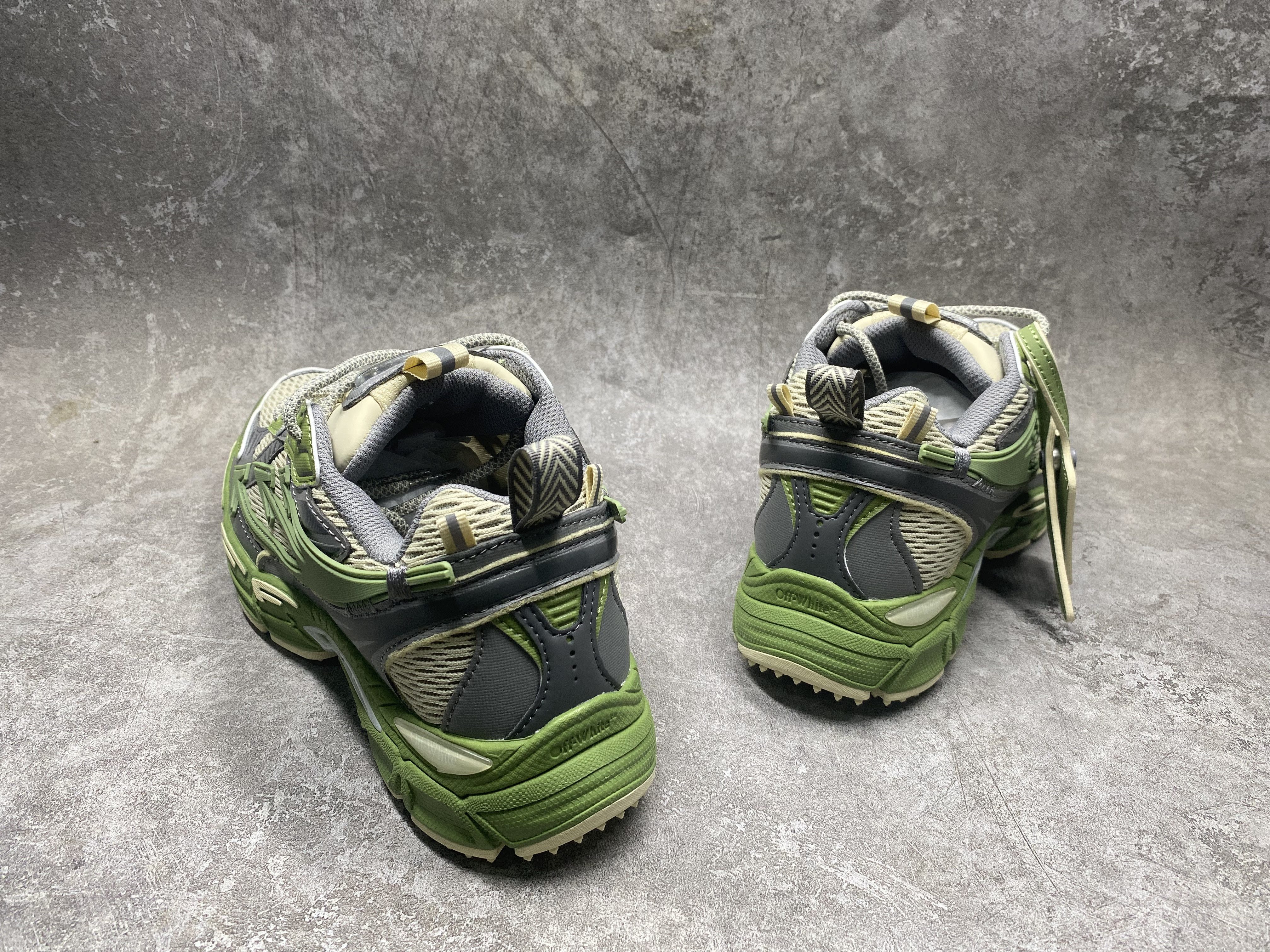 UA Off-White "BE RIGHT BACK"