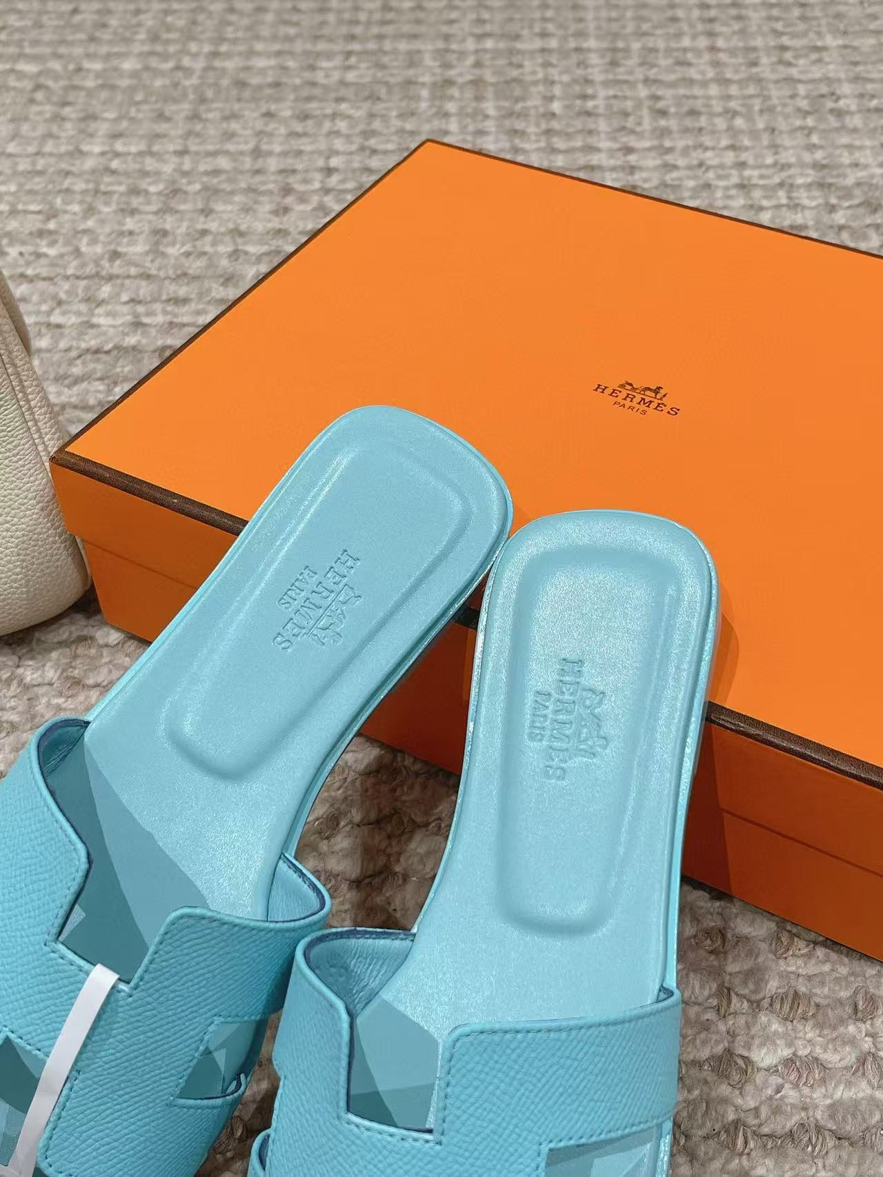 ua H**mes oran sandal