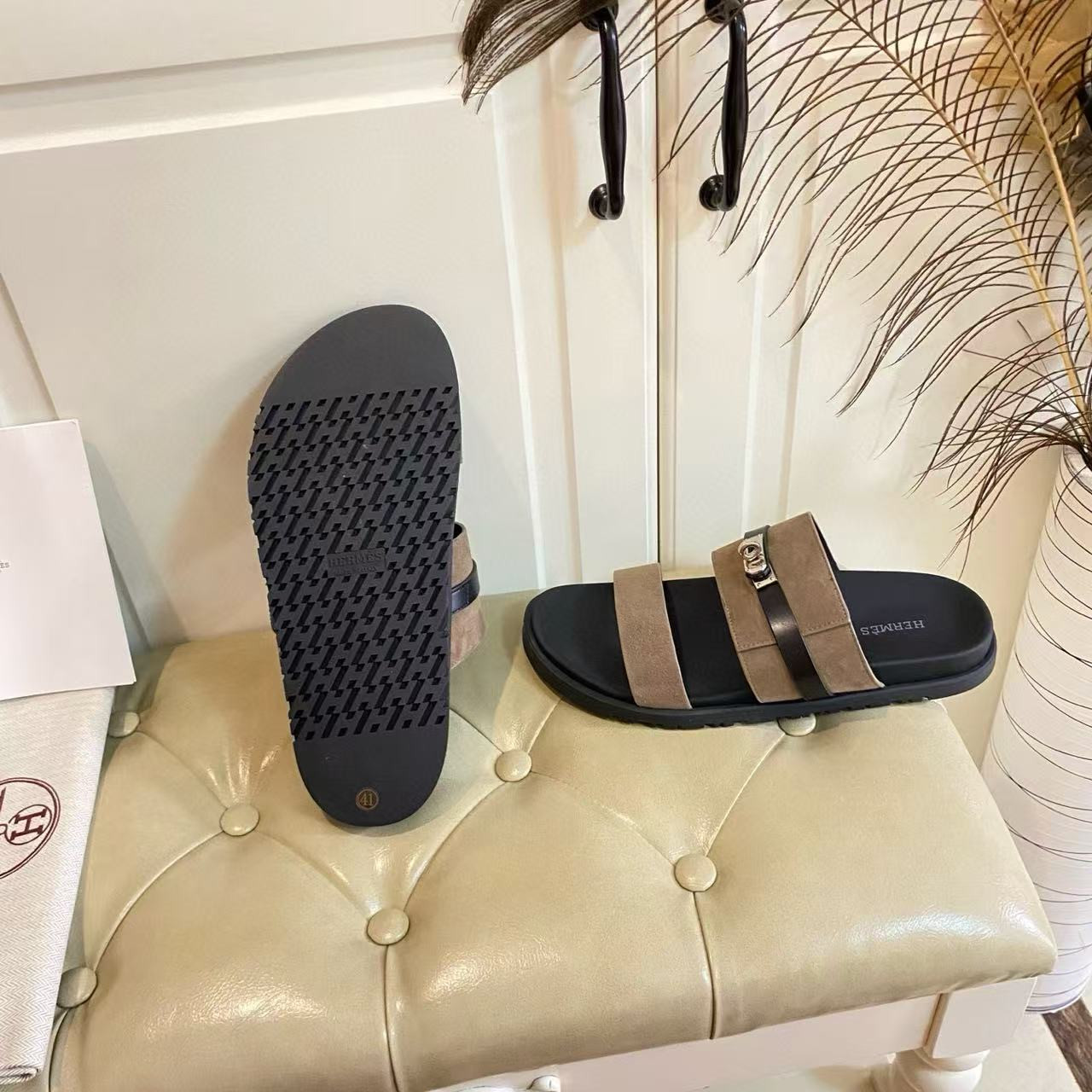 ua H**mes jackson sandal