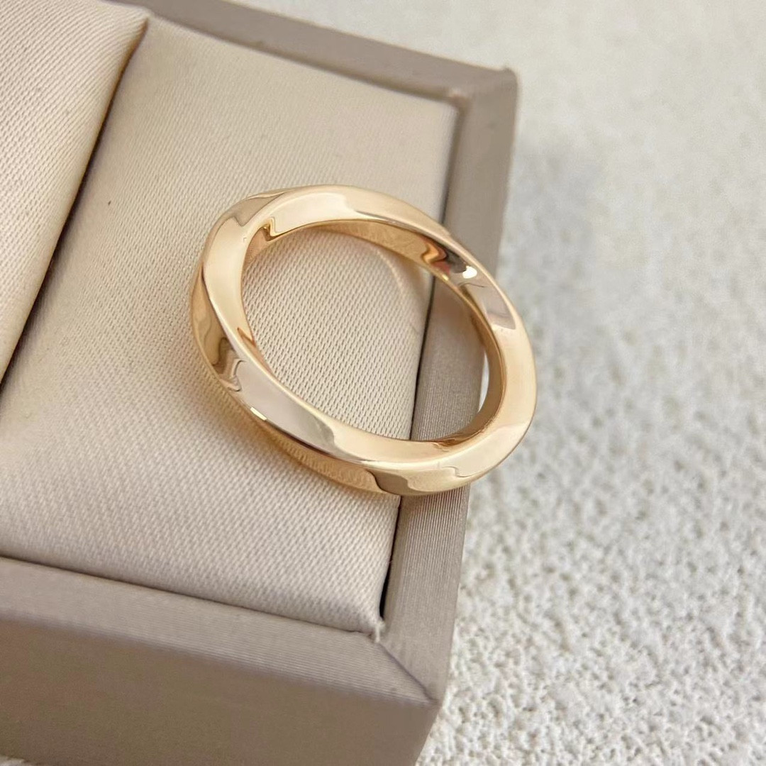 Gr*ff smooth twist rope ring
