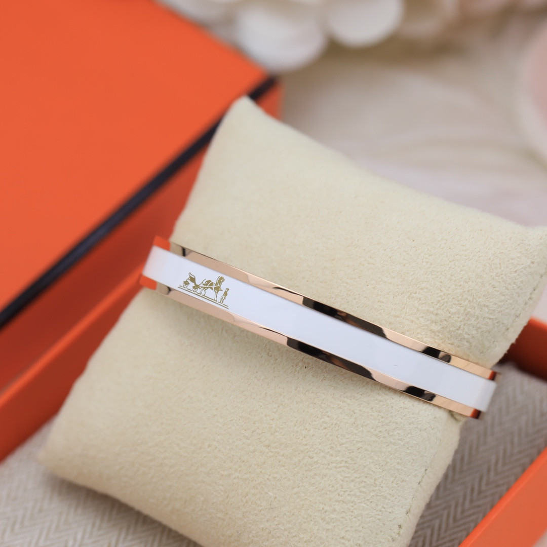 h**mes enamel bracelet(cusT0mized products cannot be returned or exchanged)