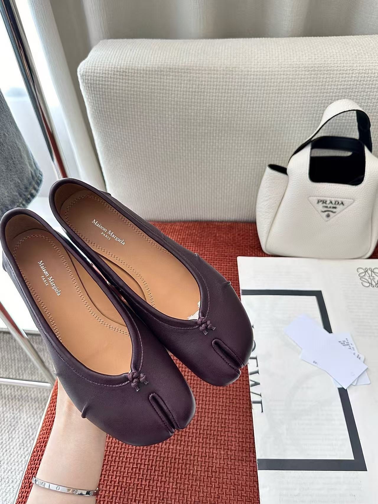 ua ma*s*n Ma*i*la tabi leather ballet flats