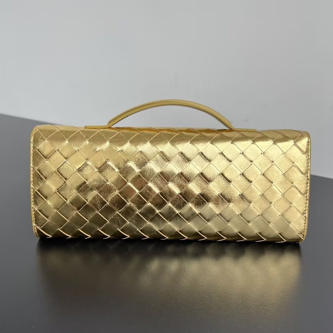 bo*te*ga Ve*ne*ta long clutch andiamo with handle 13x31x3cm