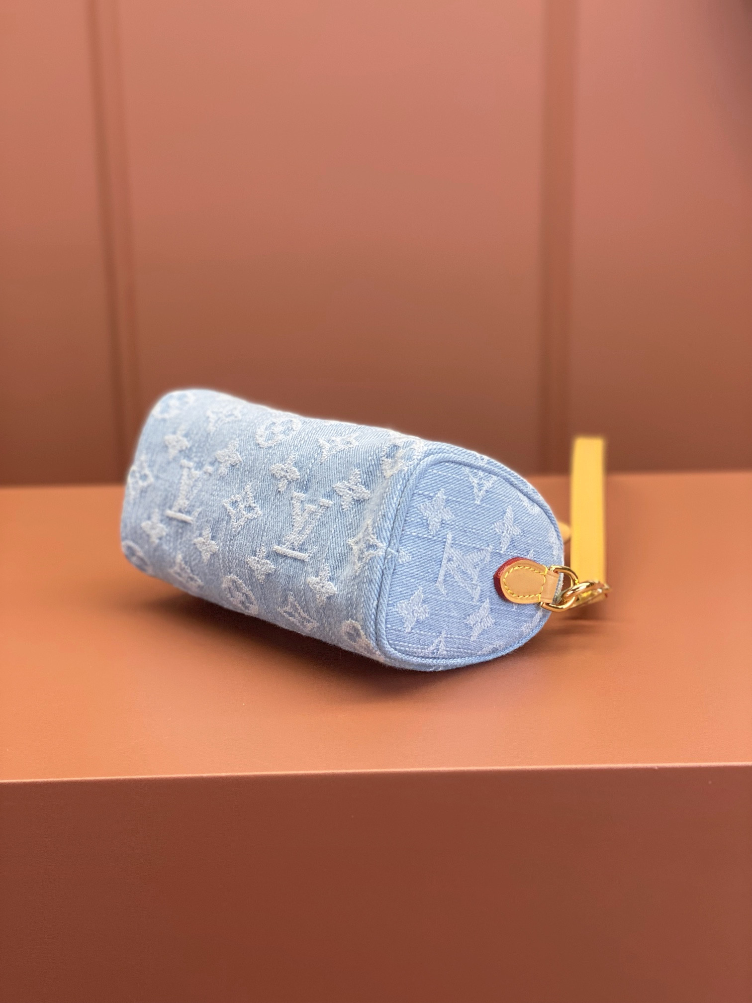 LV Nano Speedy M11212 6.3 x 3.9 x 3 in
