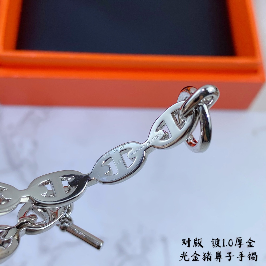 H**mes bracelet