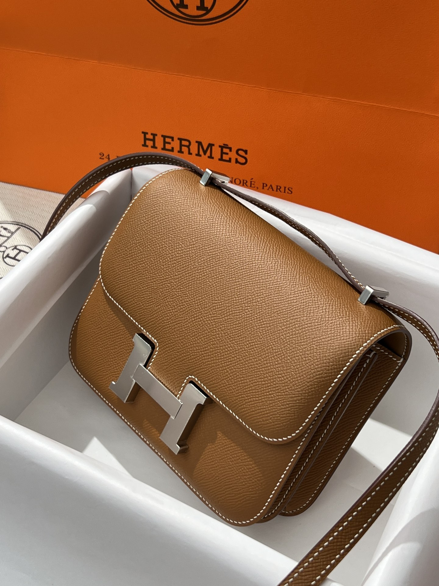 H**mes constance 24 epsom leather silver hardware 9.4"x5.9"x3"