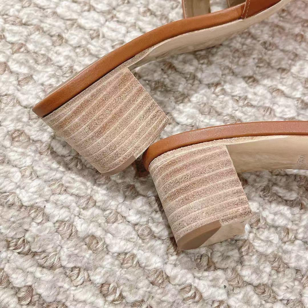 ua H**mes oasis sandal