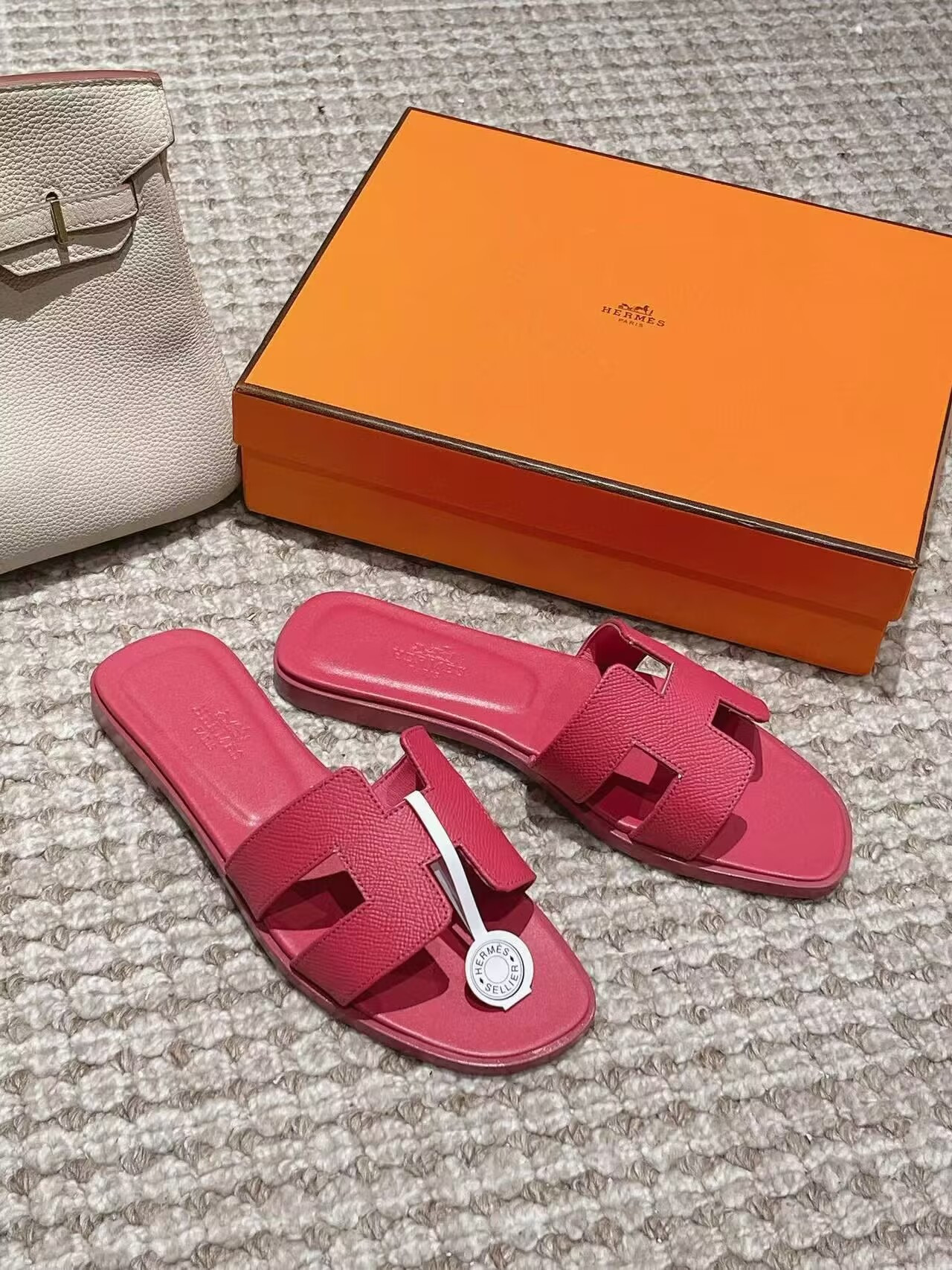 ua H**mes oran sandal