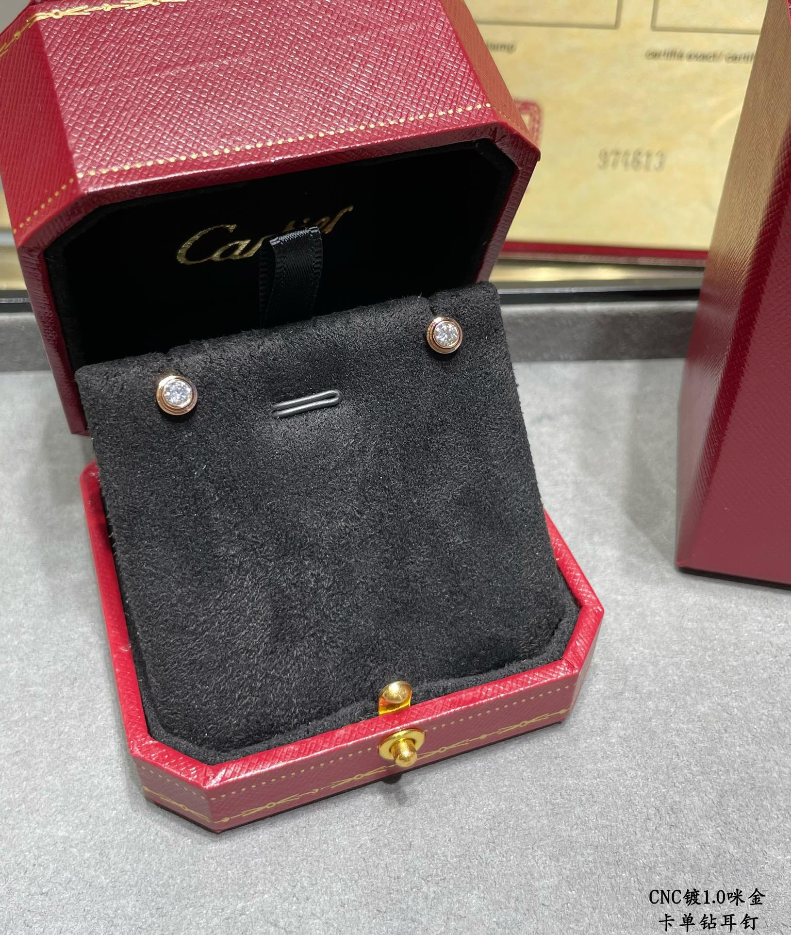 ca*t*er single Di*m*nd stud earrings