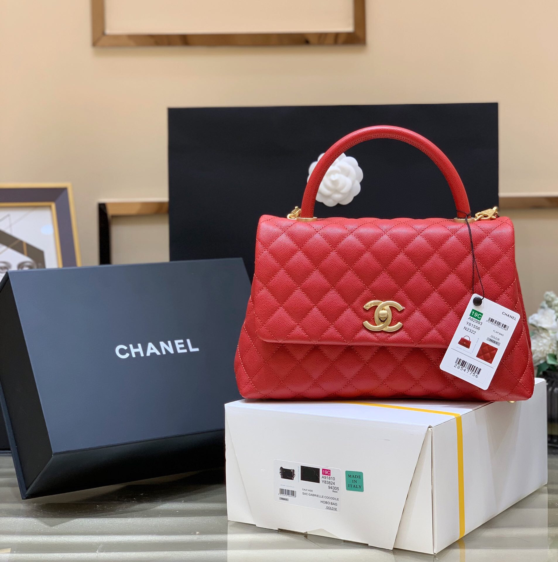 Ch*el coco handle bag medium 28cm