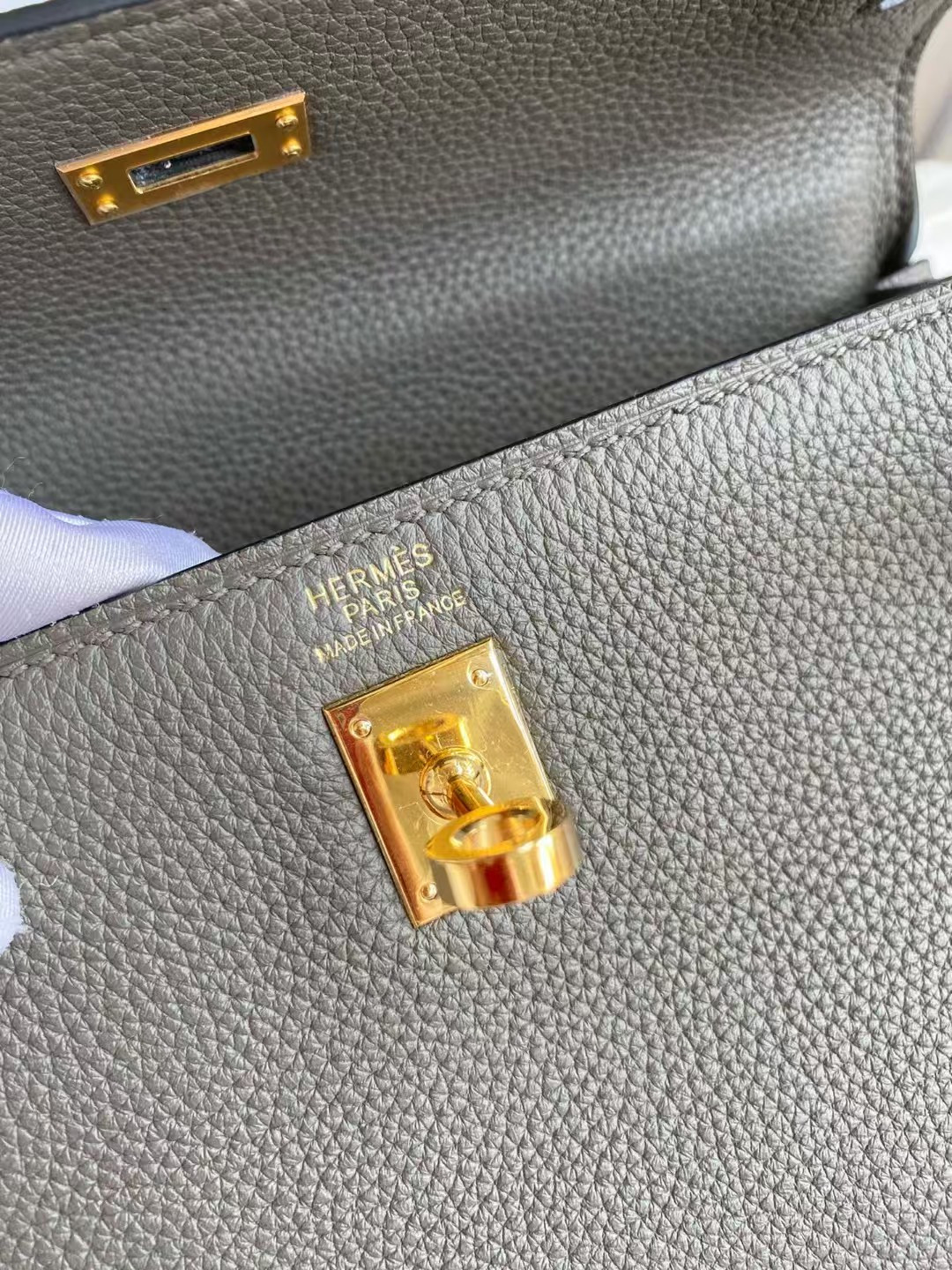 H**mes kelly gold-tone hardware 25 28