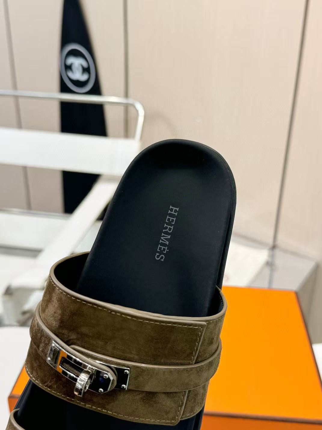ua H**mes jackson sandal