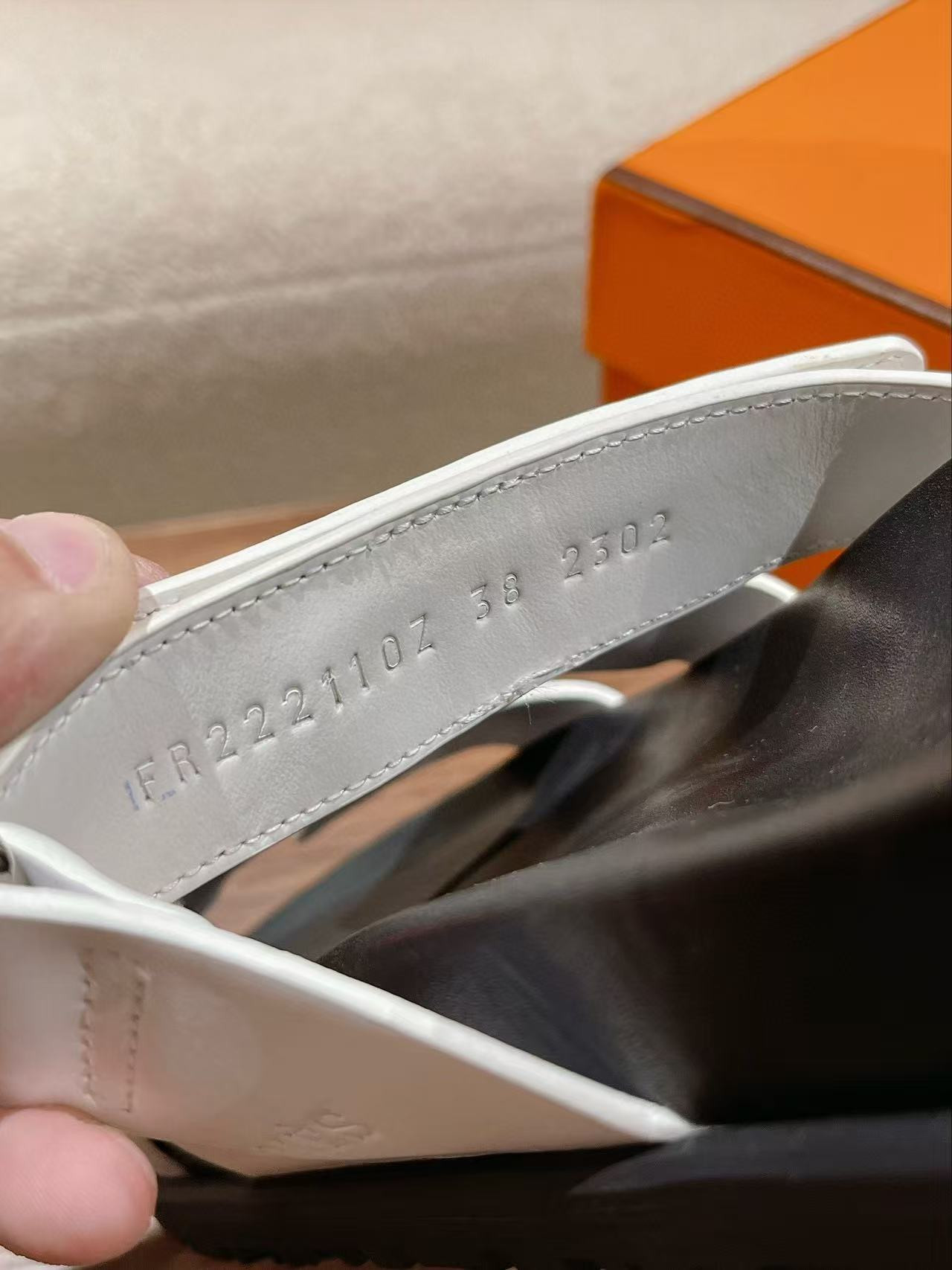ua H**mes chypre sandal