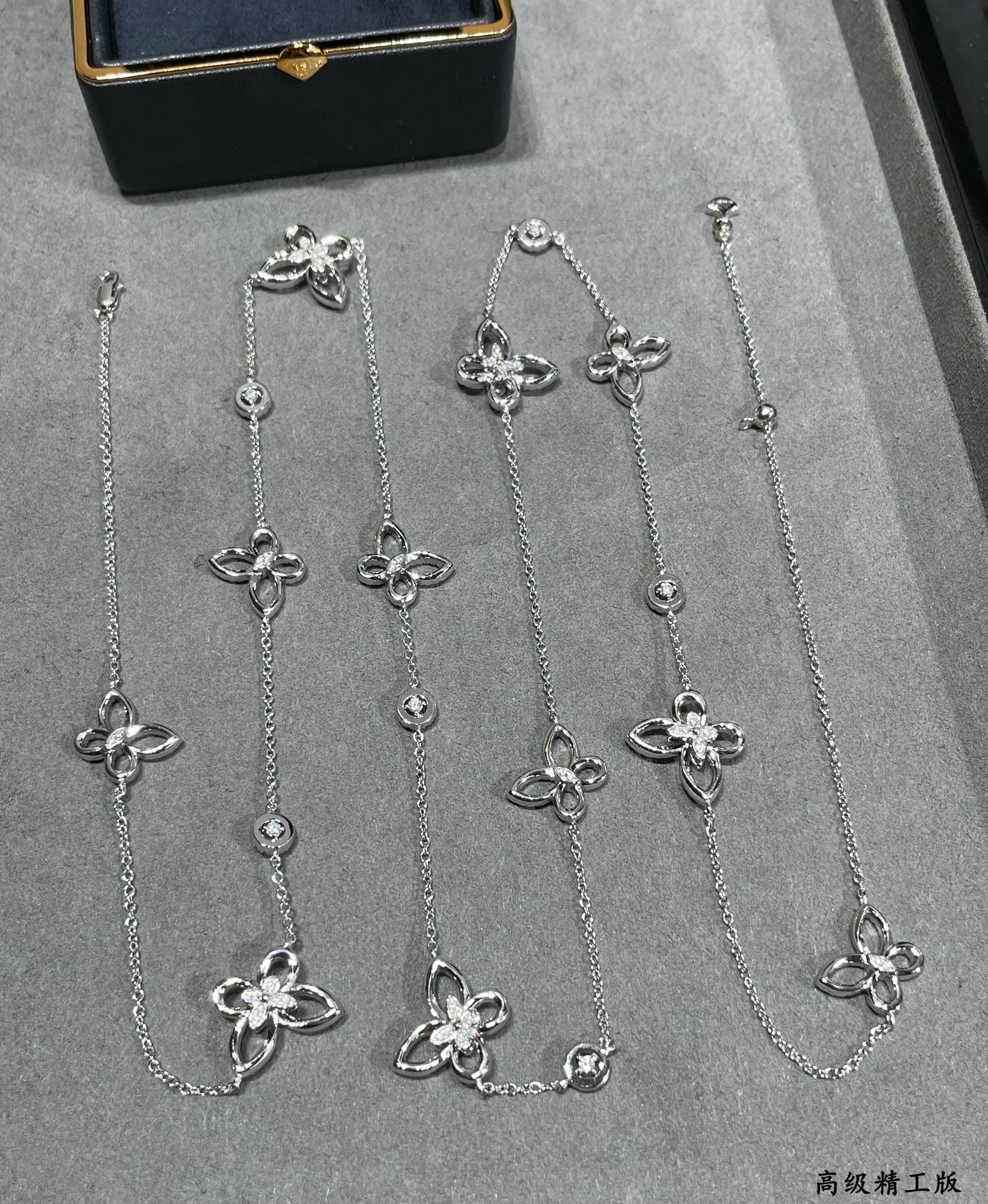 Gr*ff eleven butterflies necklace 90cm