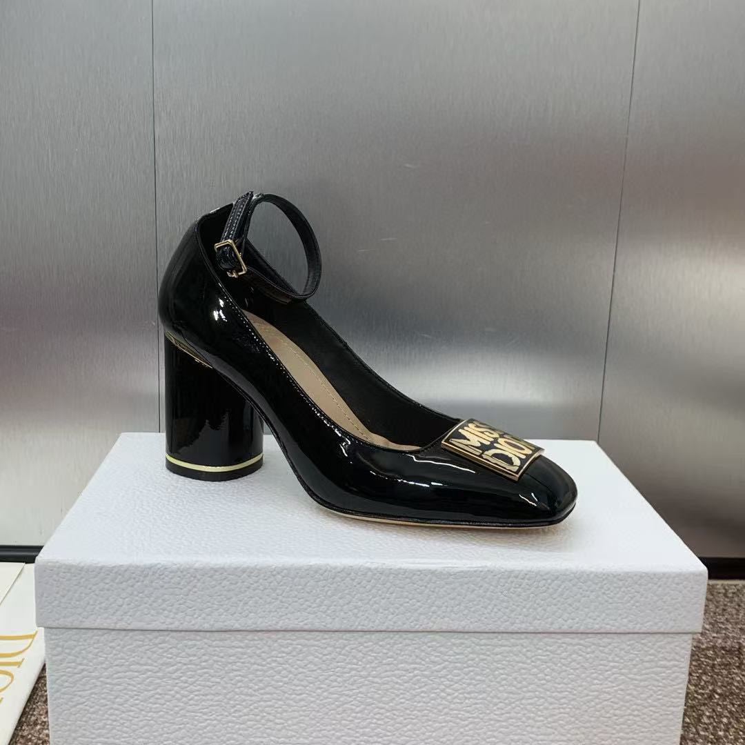 ua d*or miss d*or Gr*ffiti pump