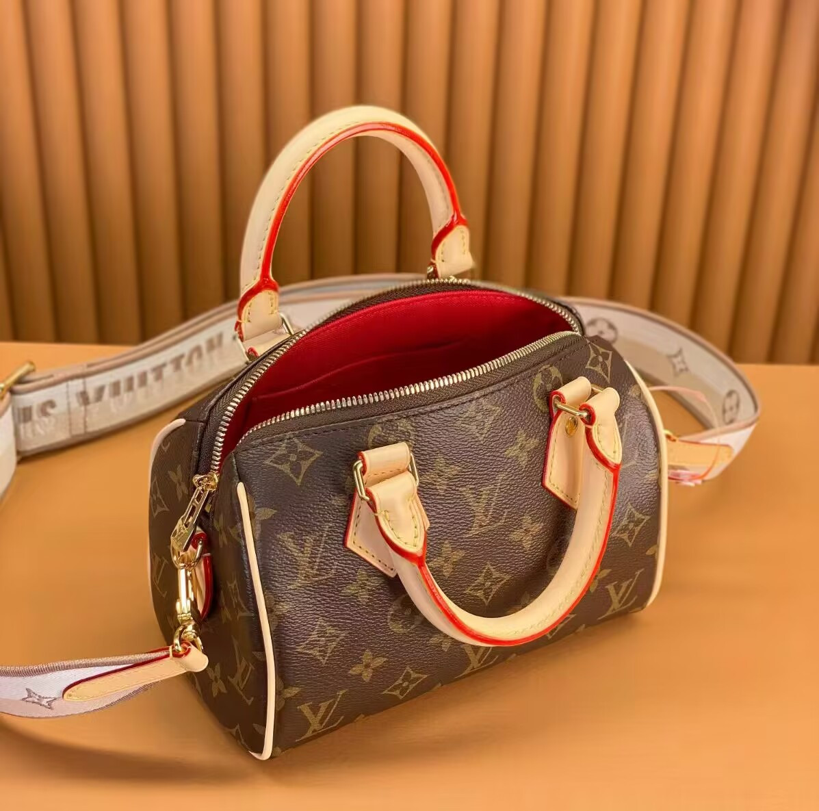 LV Speedy Bandoulière 20 M46222 13.5 x 12 x 20.5 cm